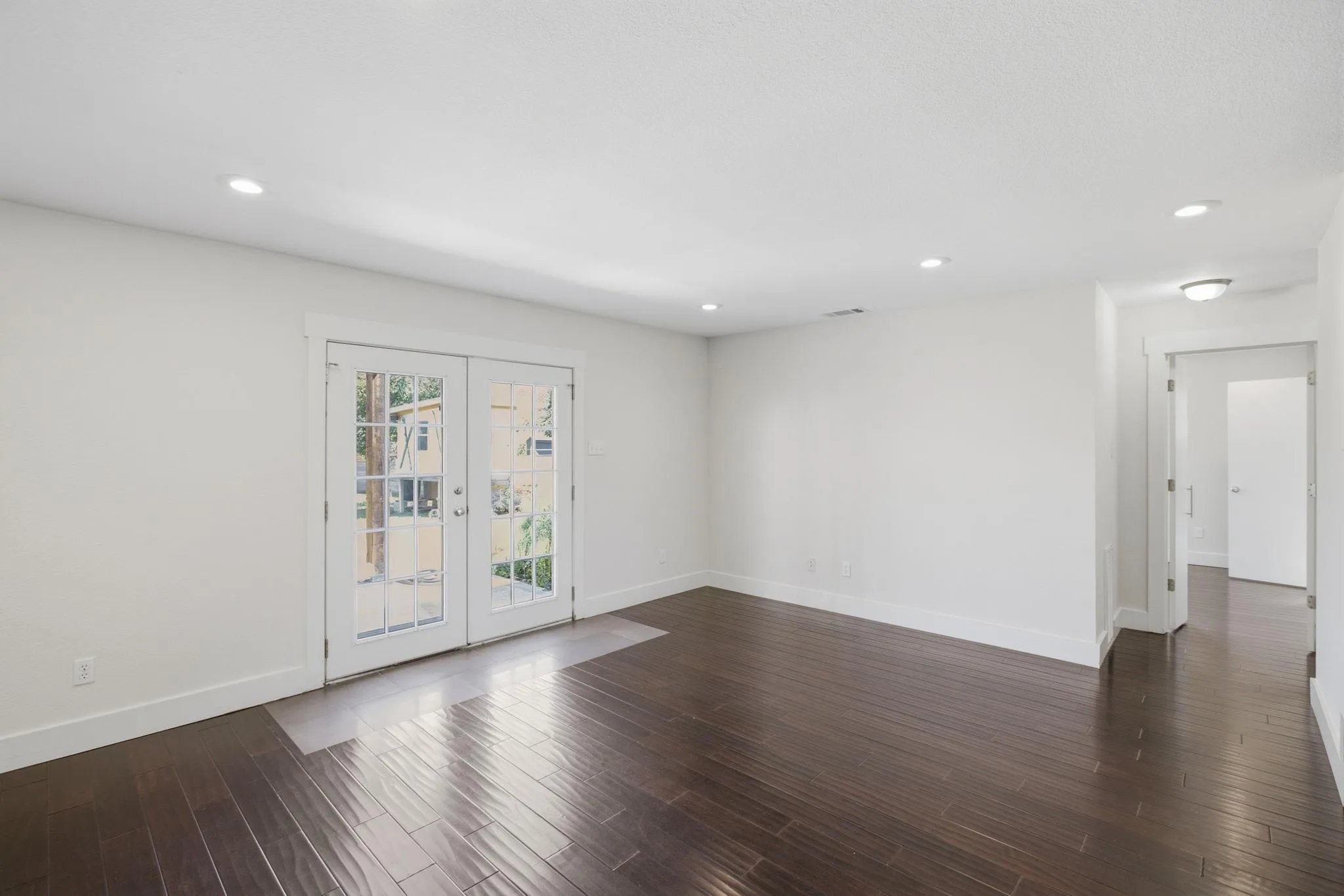 Photo 5 of 3902 HAWKSHEAD DR