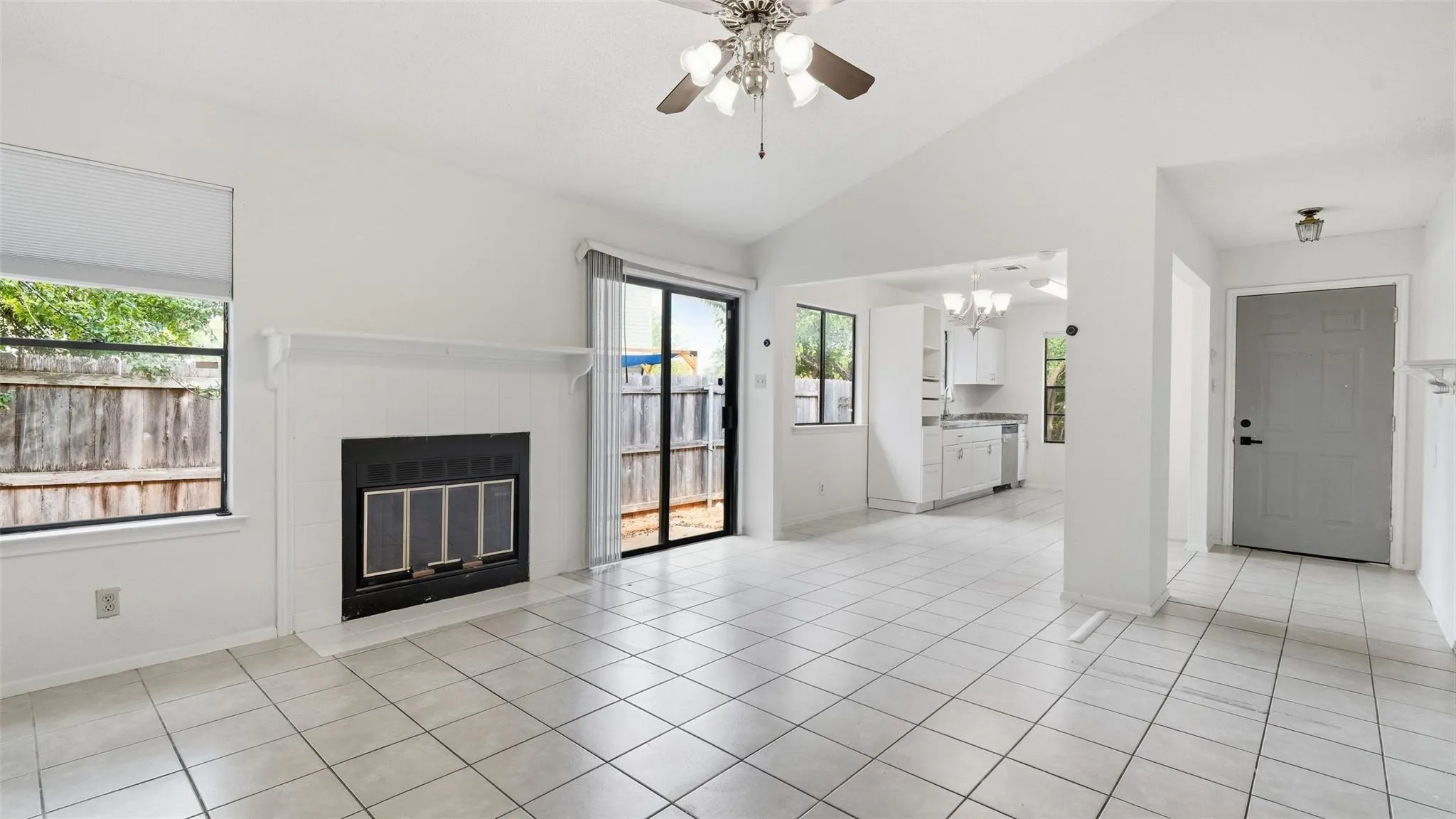Photo 4 of 1124 GREENBRIAR LOOP