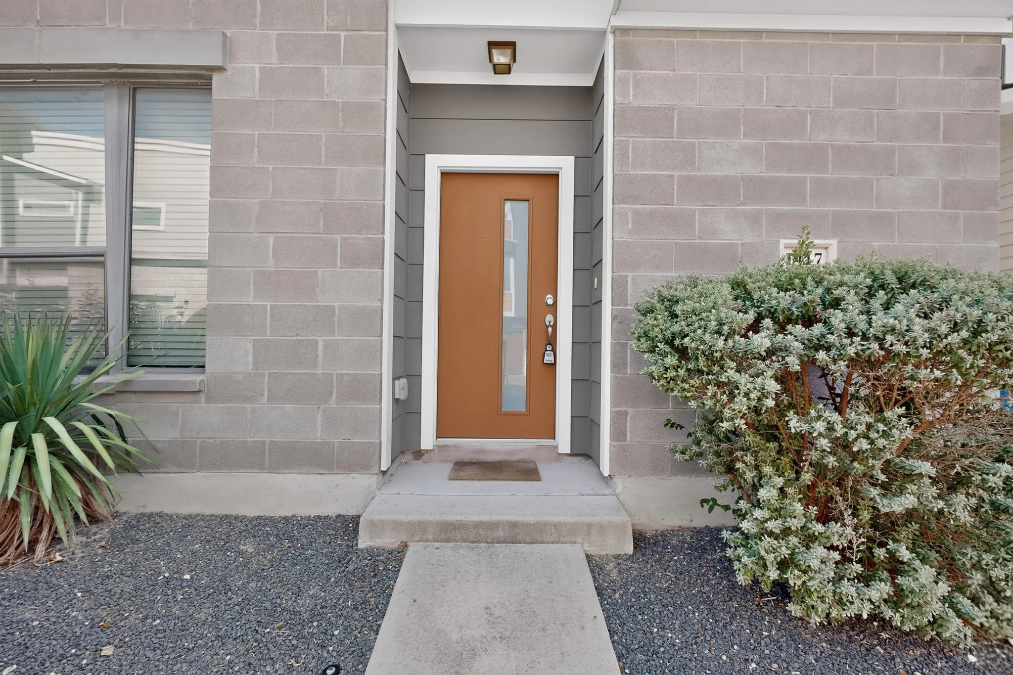 Photo 2 of 1417 LORRAINE LOOP #1417