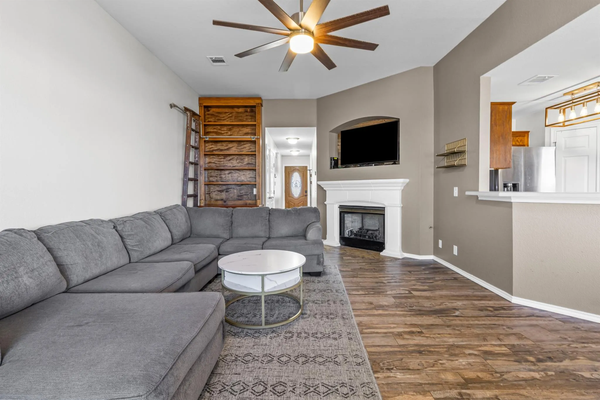 Photo 4 of 1318 SETTLERS VALLEY DR