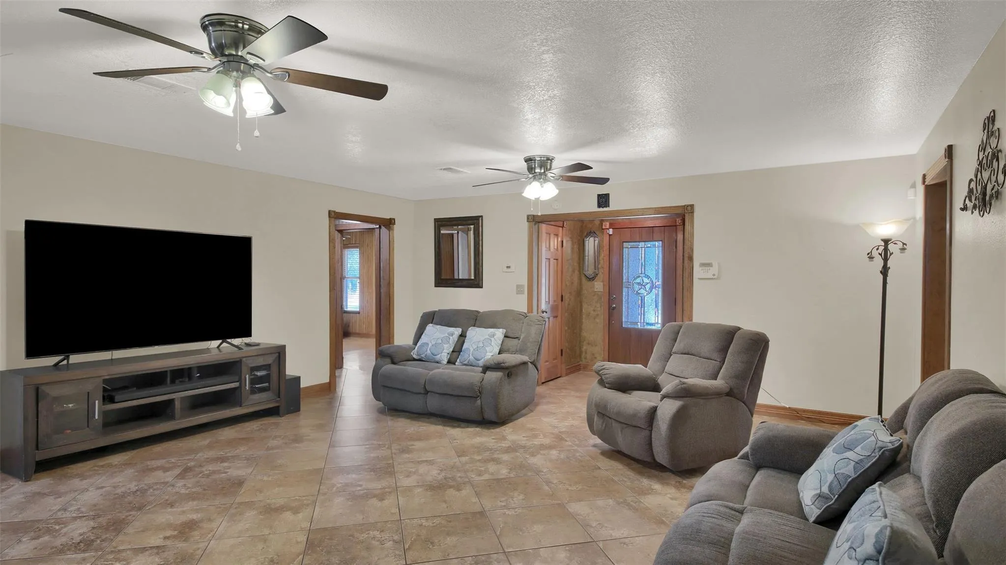 Photo 3 of 191 JORDAN LN