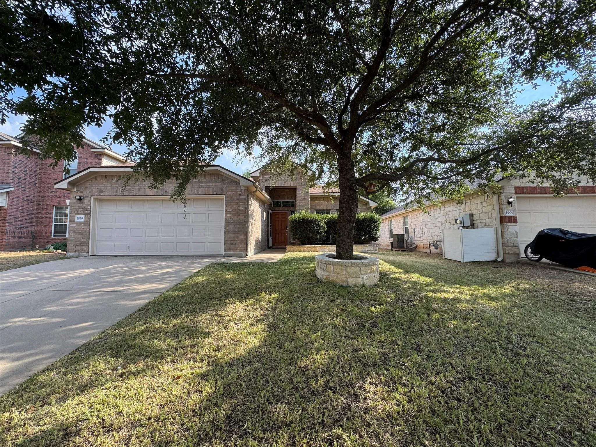 Photo 2 of 1829 RACHEL LN