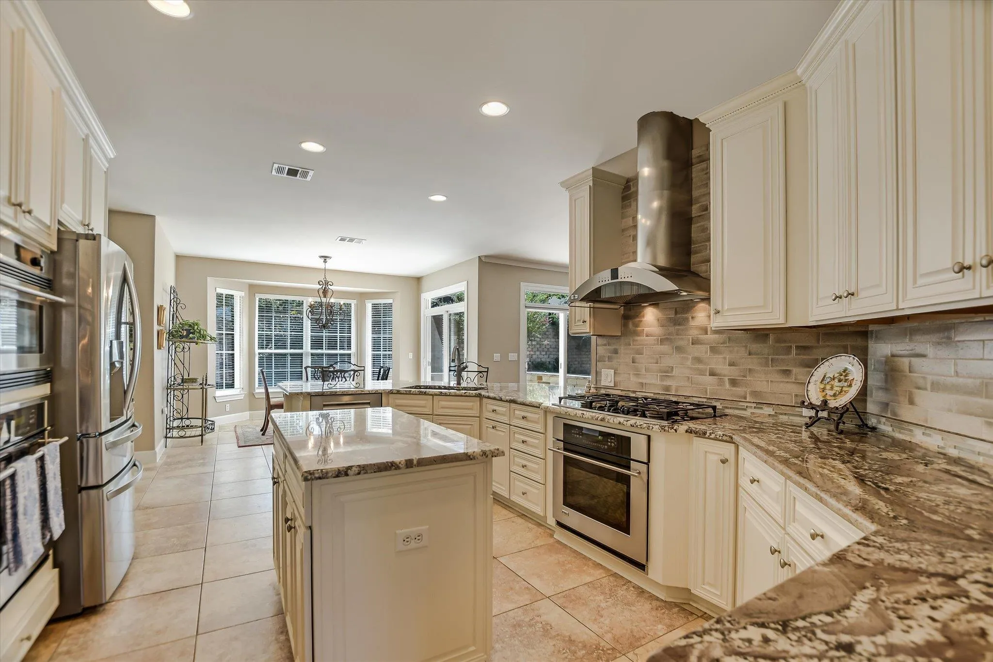 Photo 2 of 214 GOOSE ISLAND DR