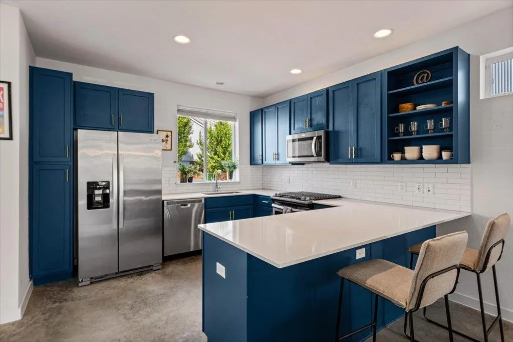 Photo 4 of 801 N BLUFF DR #45