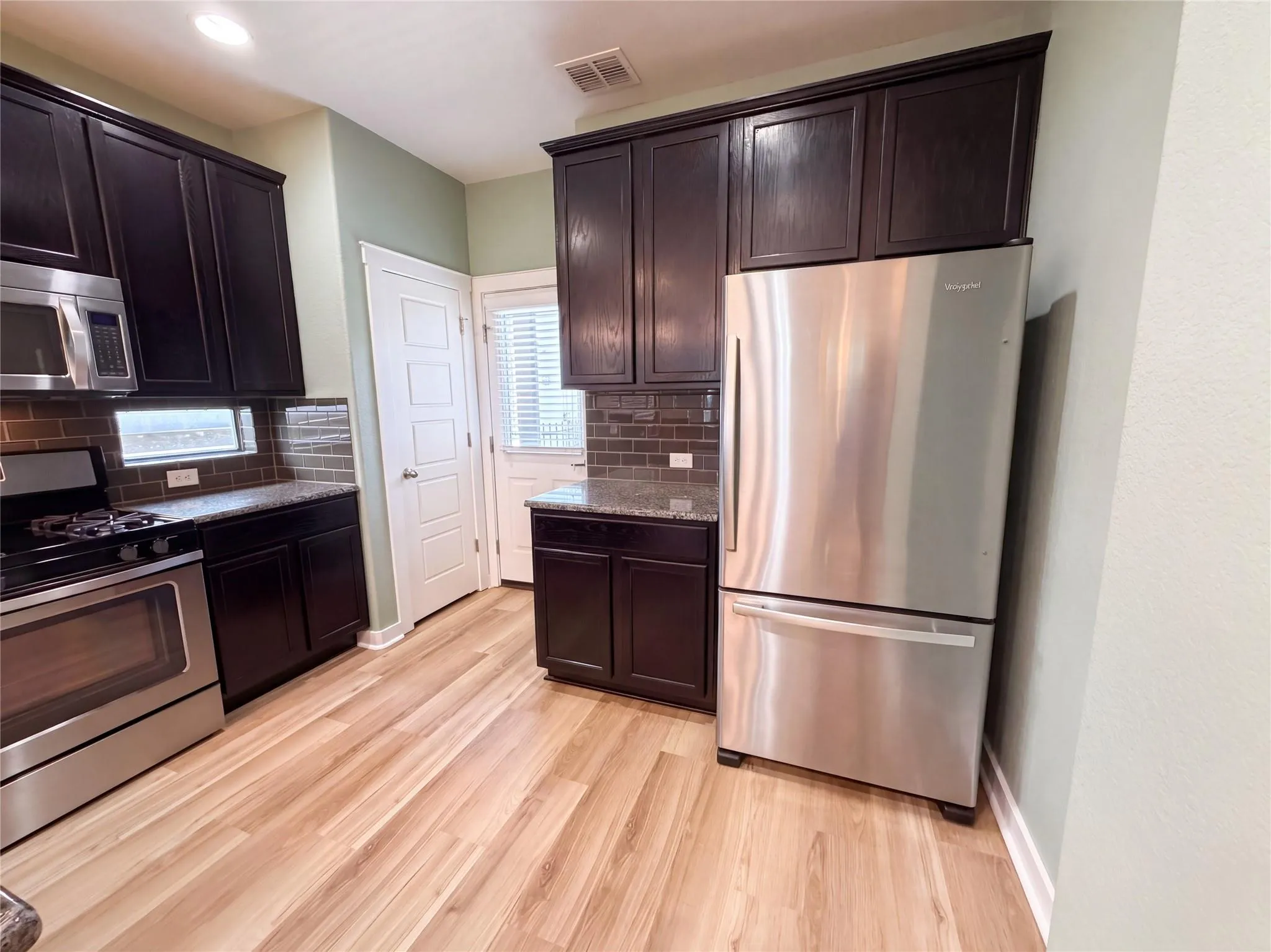 Photo 2 of 2101 RIVERS EDGE WAY #29
