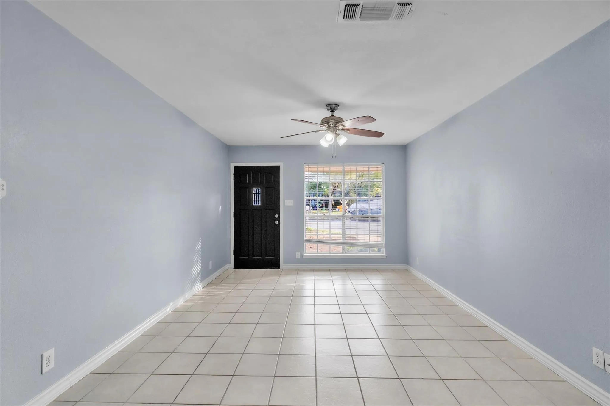 Photo 2 of 1204 TURTLE CREEK BLVD