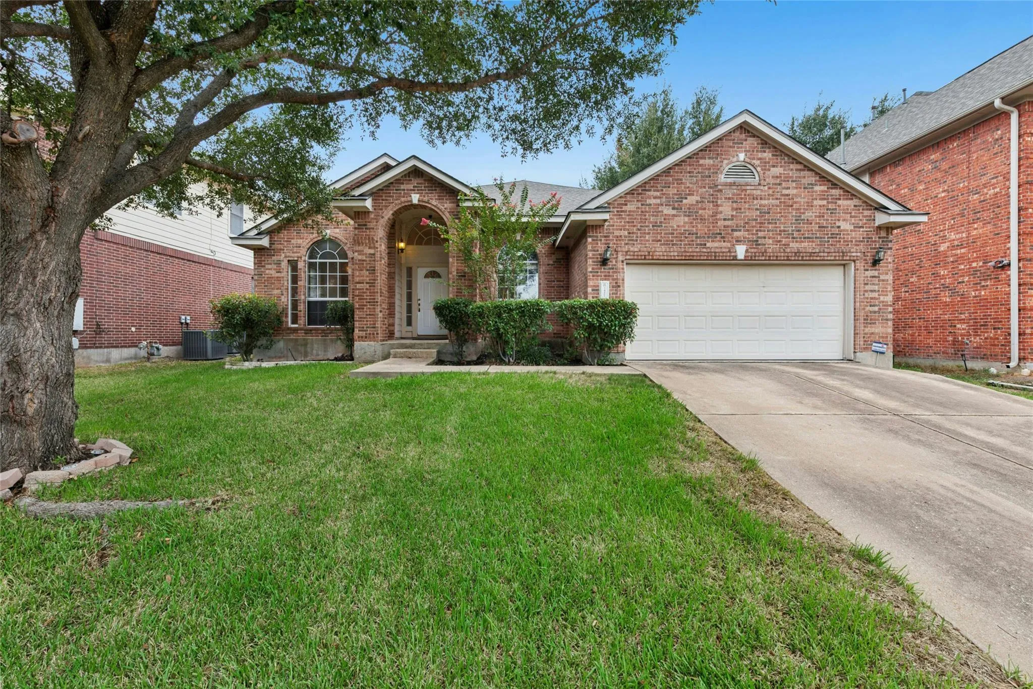 Photo of 1421 HARGIS CRK, Austin, TX, 78717