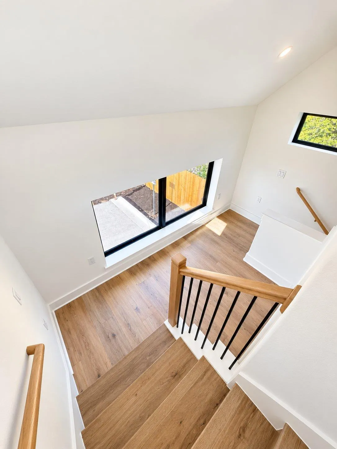 Photo 5 of 605 E 55TH ST #4