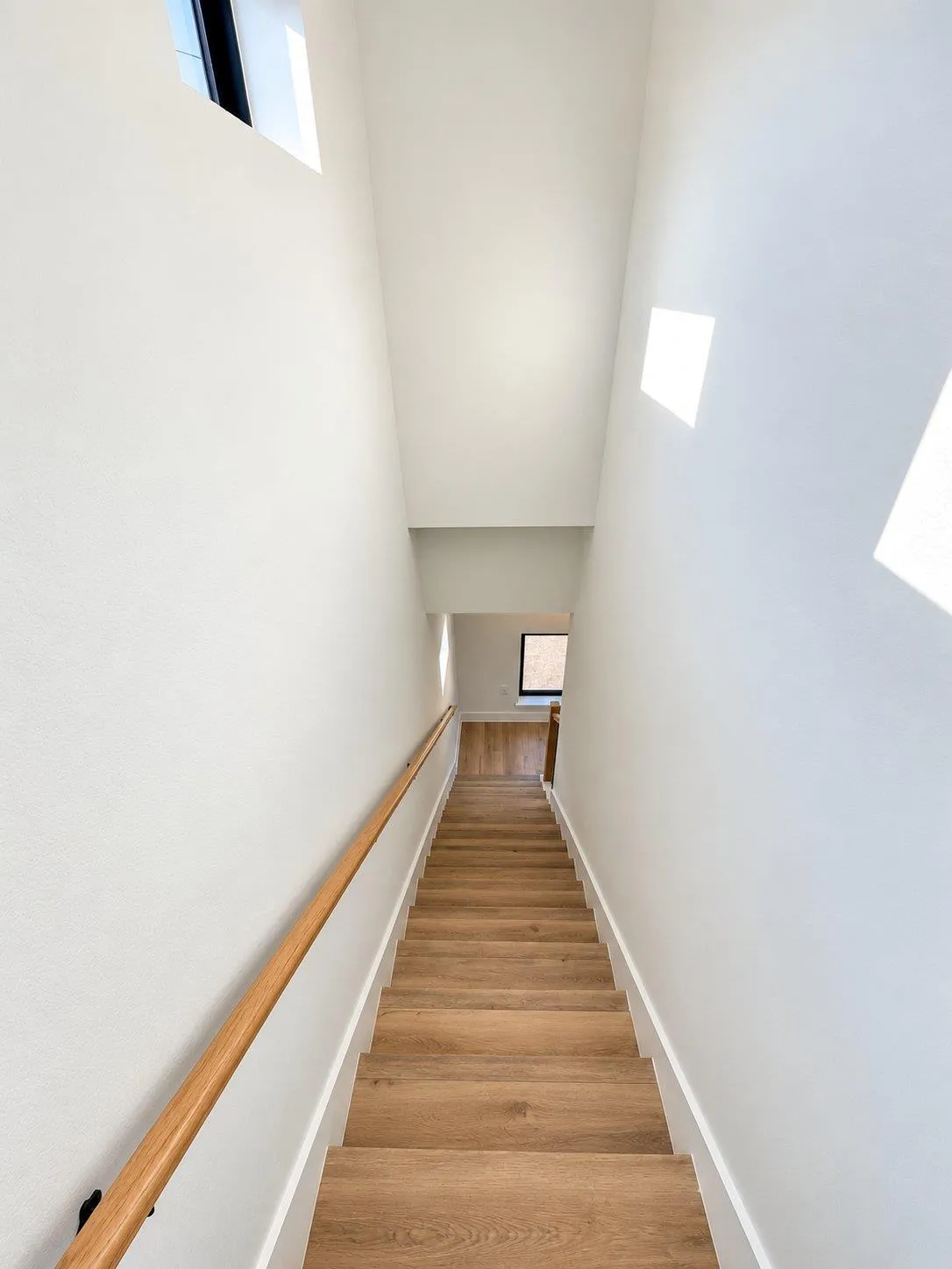 Photo 4 of 605 E 55TH ST #4