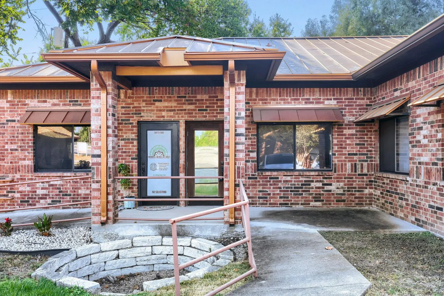Photo 3 of 821 GRAND AVENUE PKWY #301
