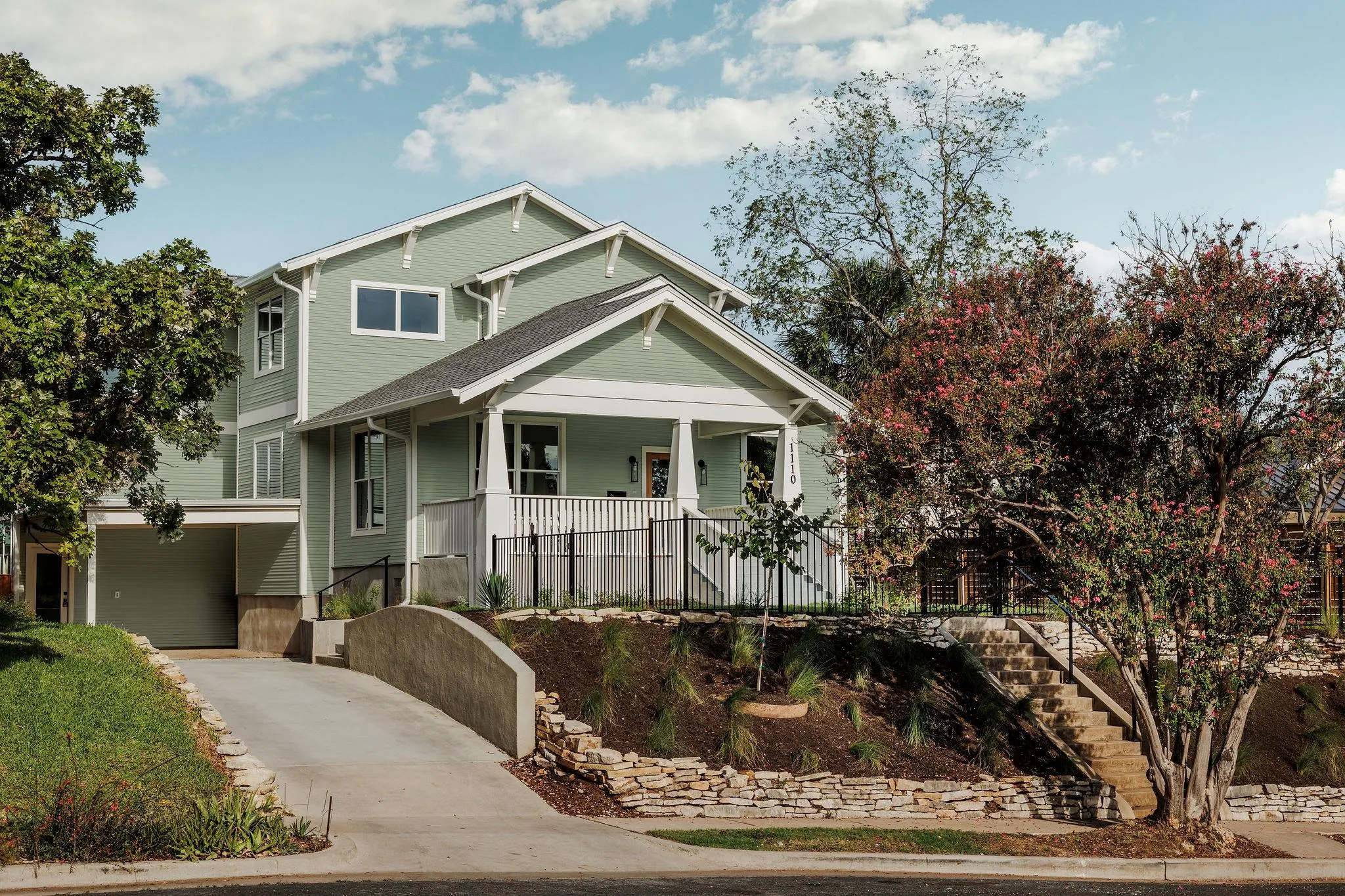 Photo 2 of 1110 TRAVIS HEIGHTS BLVD
