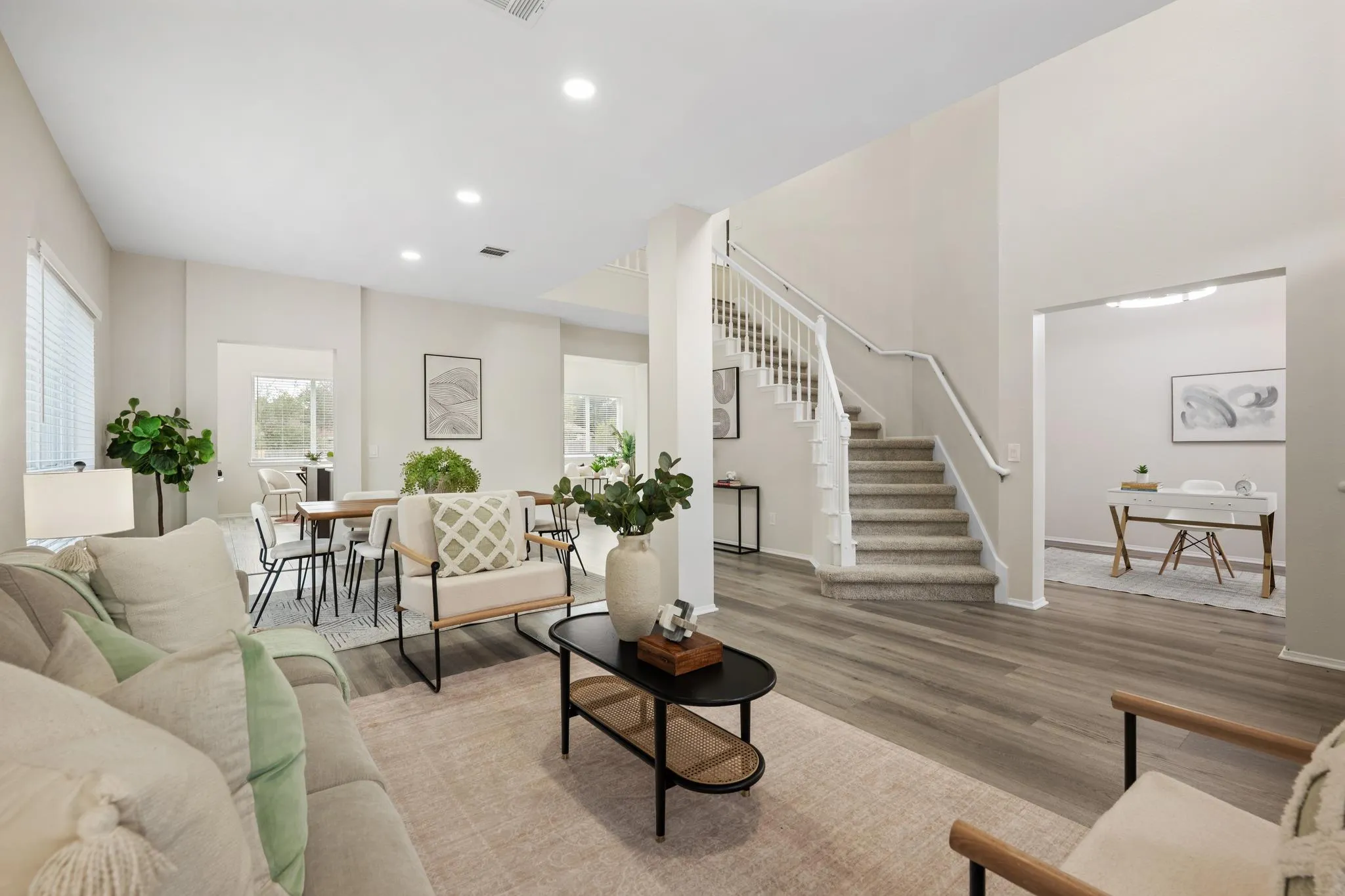 Photo 2 of 10911 GRASSMERE CT