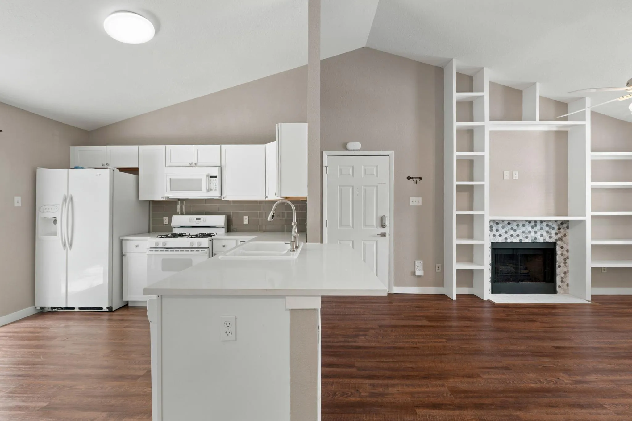 Photo 5 of 1411 GRACY FARMS LN #61