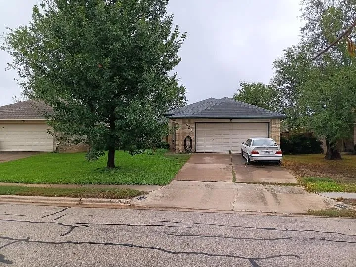 Photo 2 of 603 CLEARWATER TRL