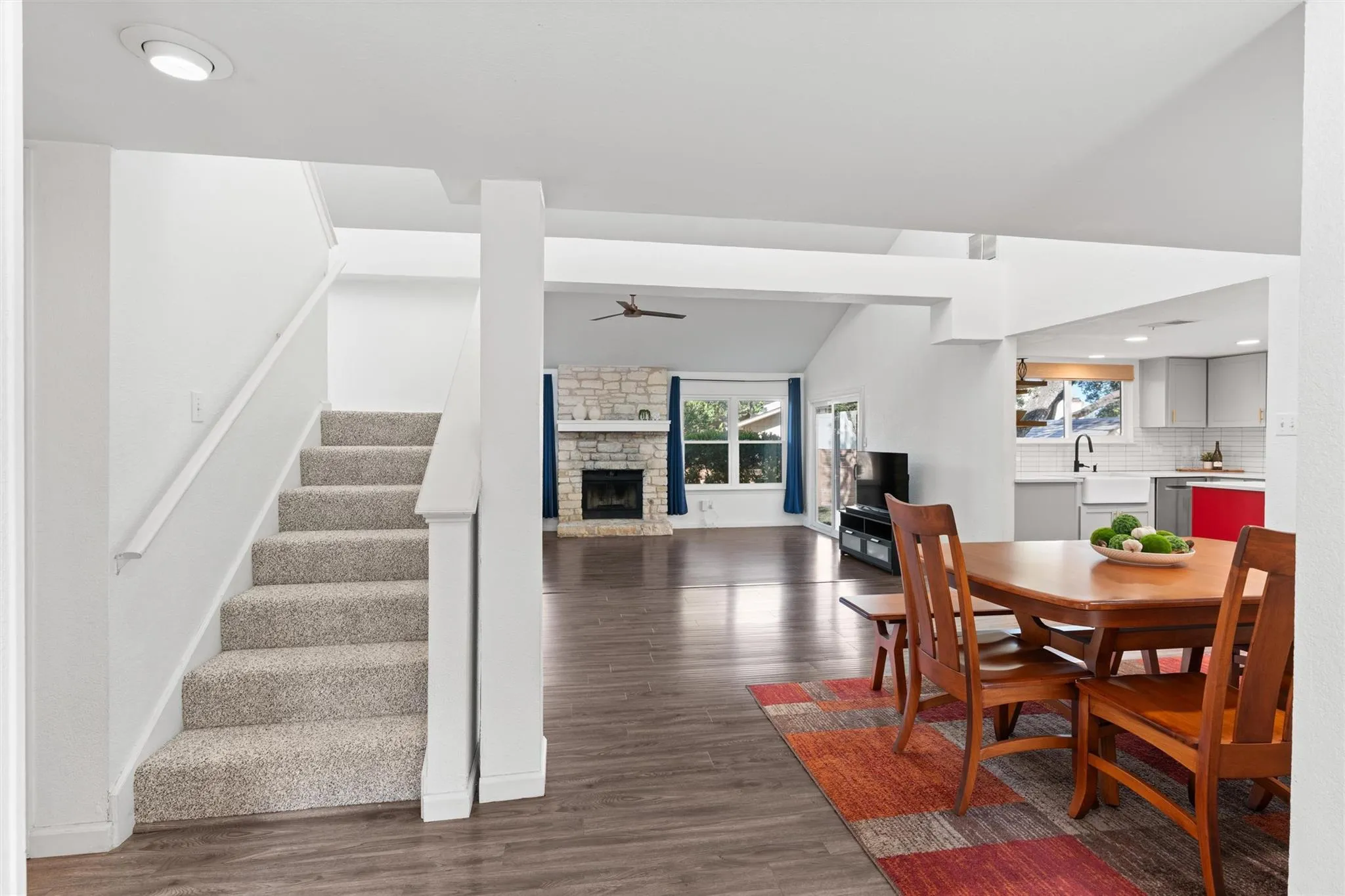 Photo 4 of 12217 ANTOINETTE PL