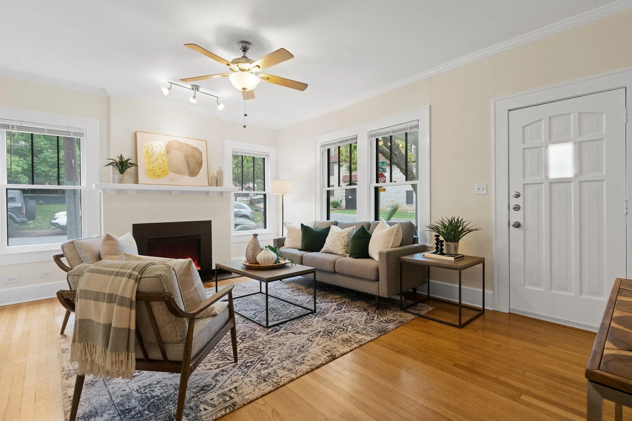 Photo 3 of 601 E 43RD ST