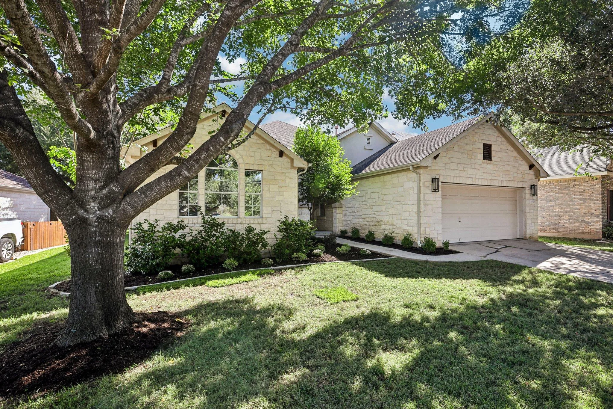 Photo 3 of 10723 RIVER PLANTATION DR