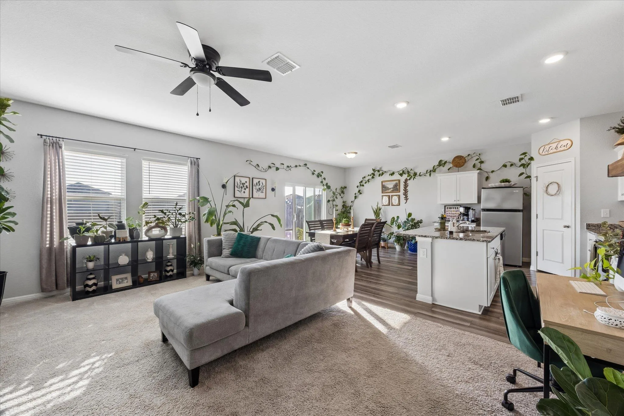 Photo 4 of 114 GEMSBOK RD