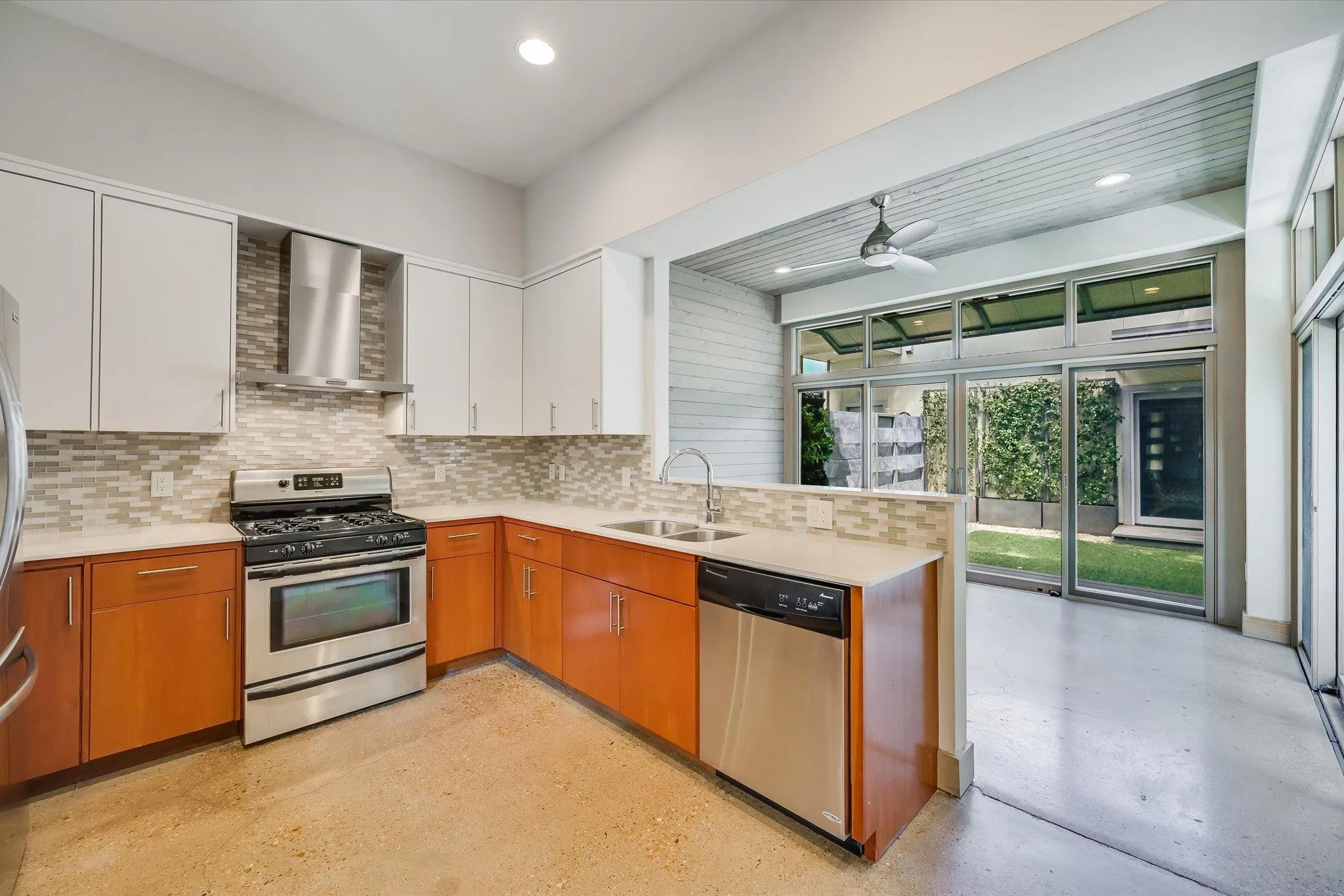 Photo 5 of 2822 WOOLDRIDGE DR #B