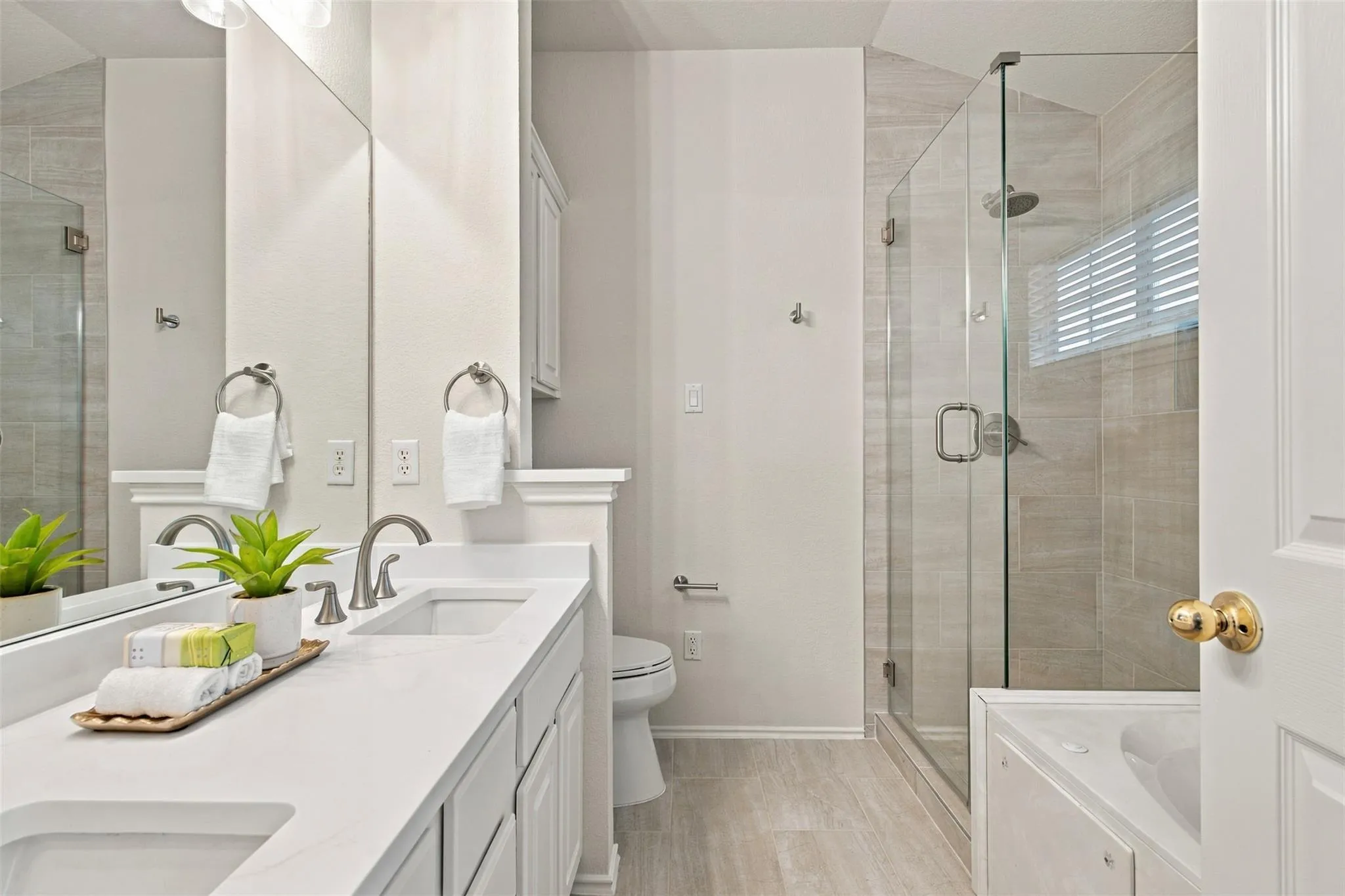 Photo 5 of 16100 S GREAT OAKS DR #2502