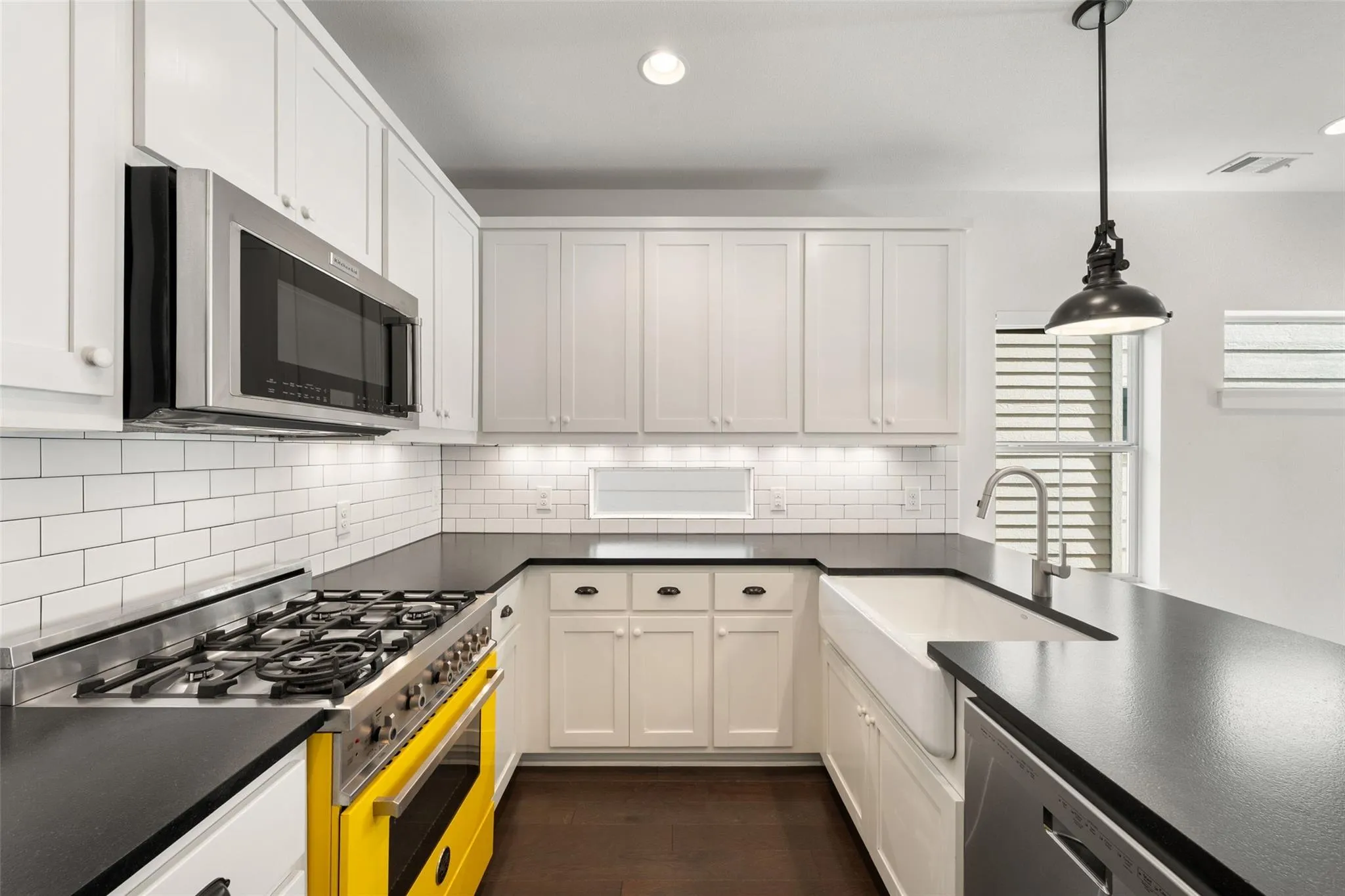 Photo 4 of 1008 MUSE LN