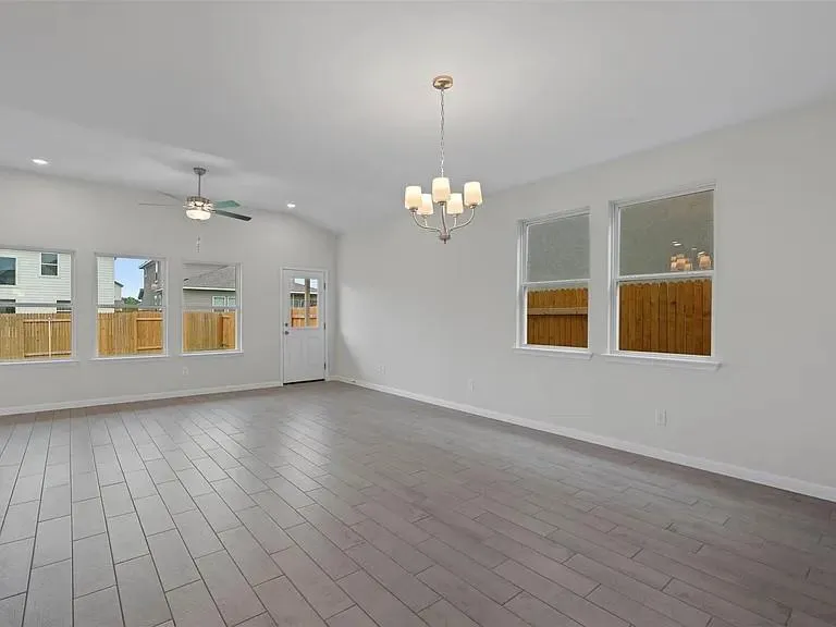 Photo 4 of 153 ARENA DR