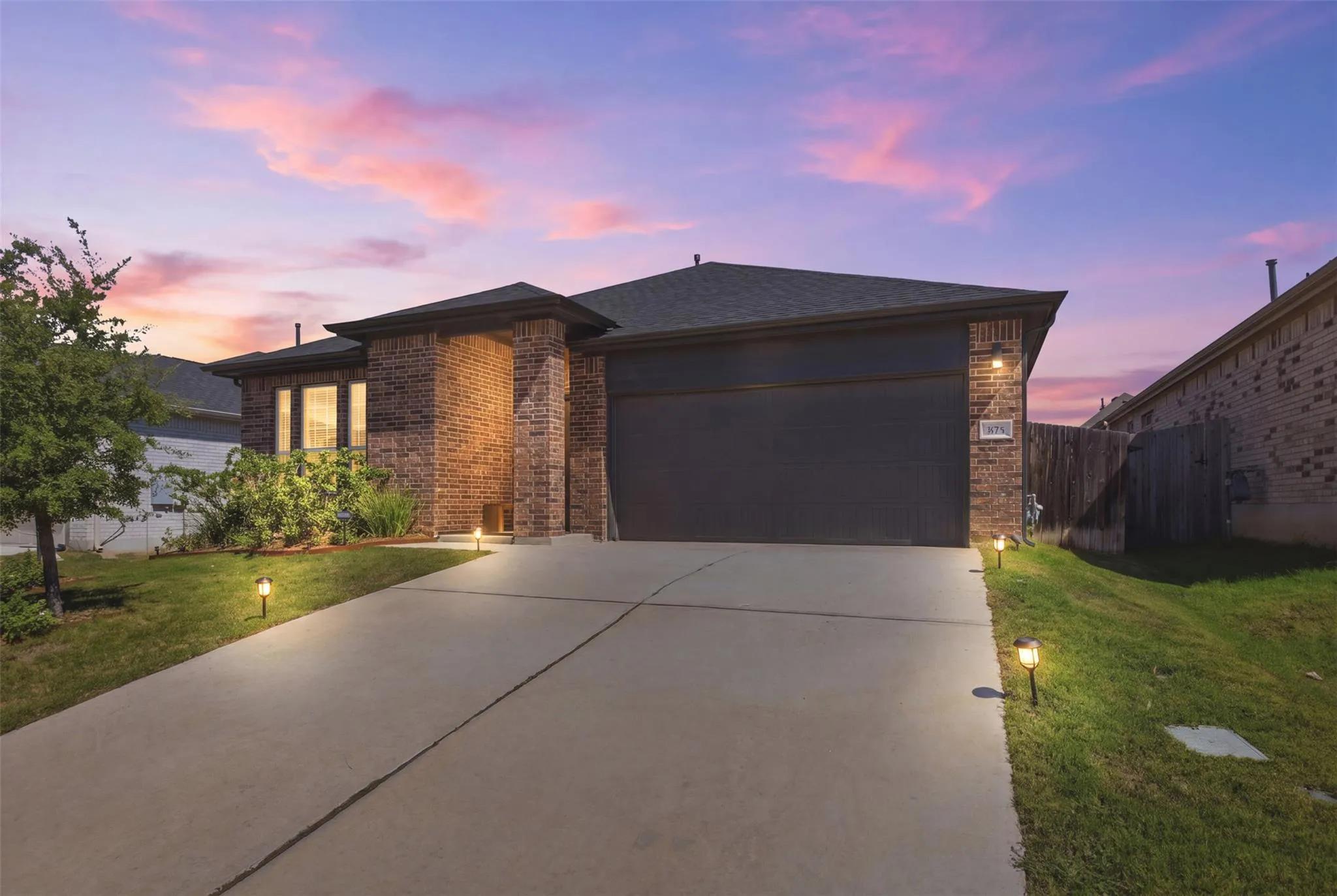 Photo of 333 DIAMONDLEAF DR, Buda, TX, 78610