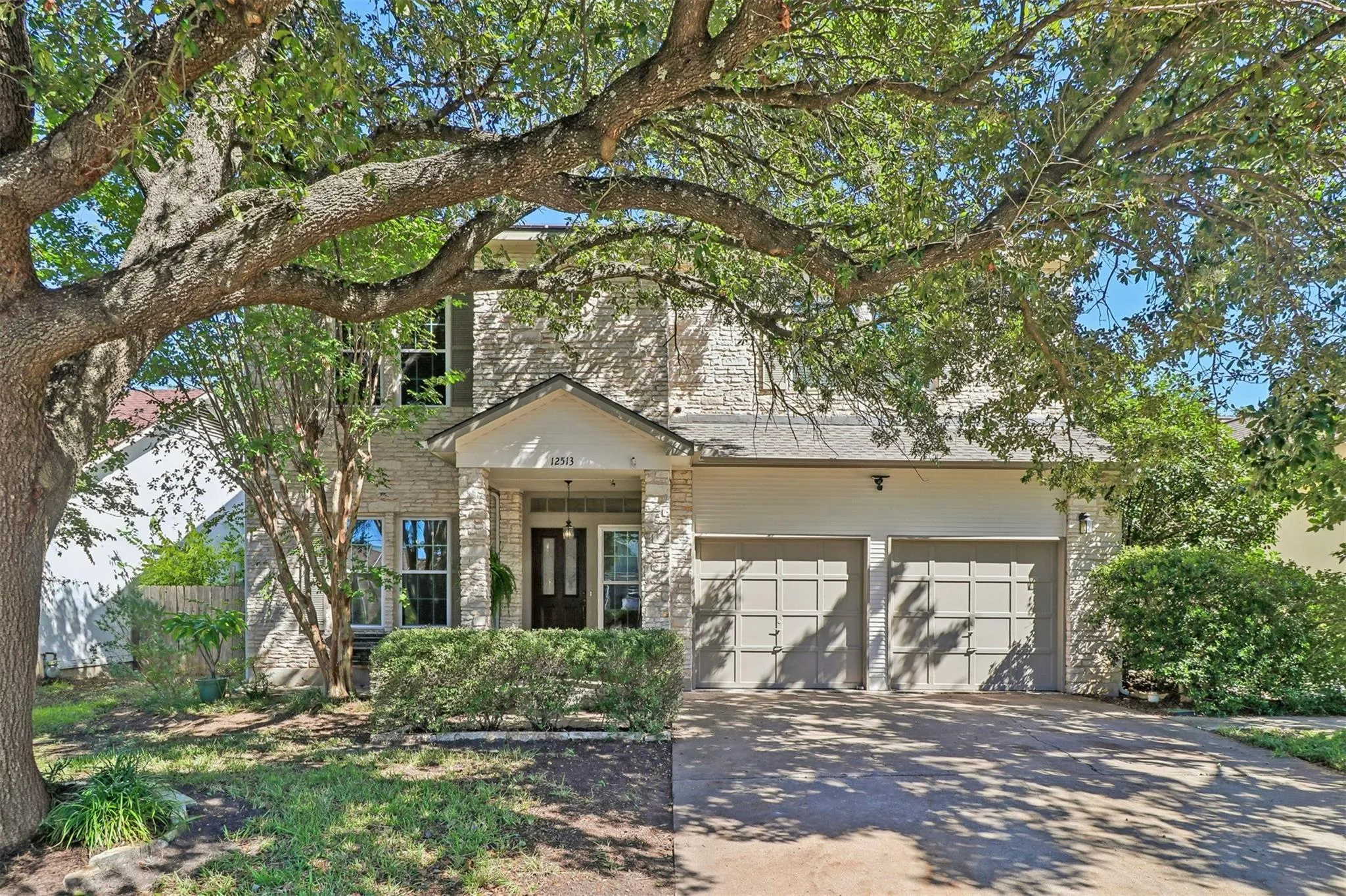 Photo of 12513 HUNTERS CHASE DR, Austin, TX, 78729