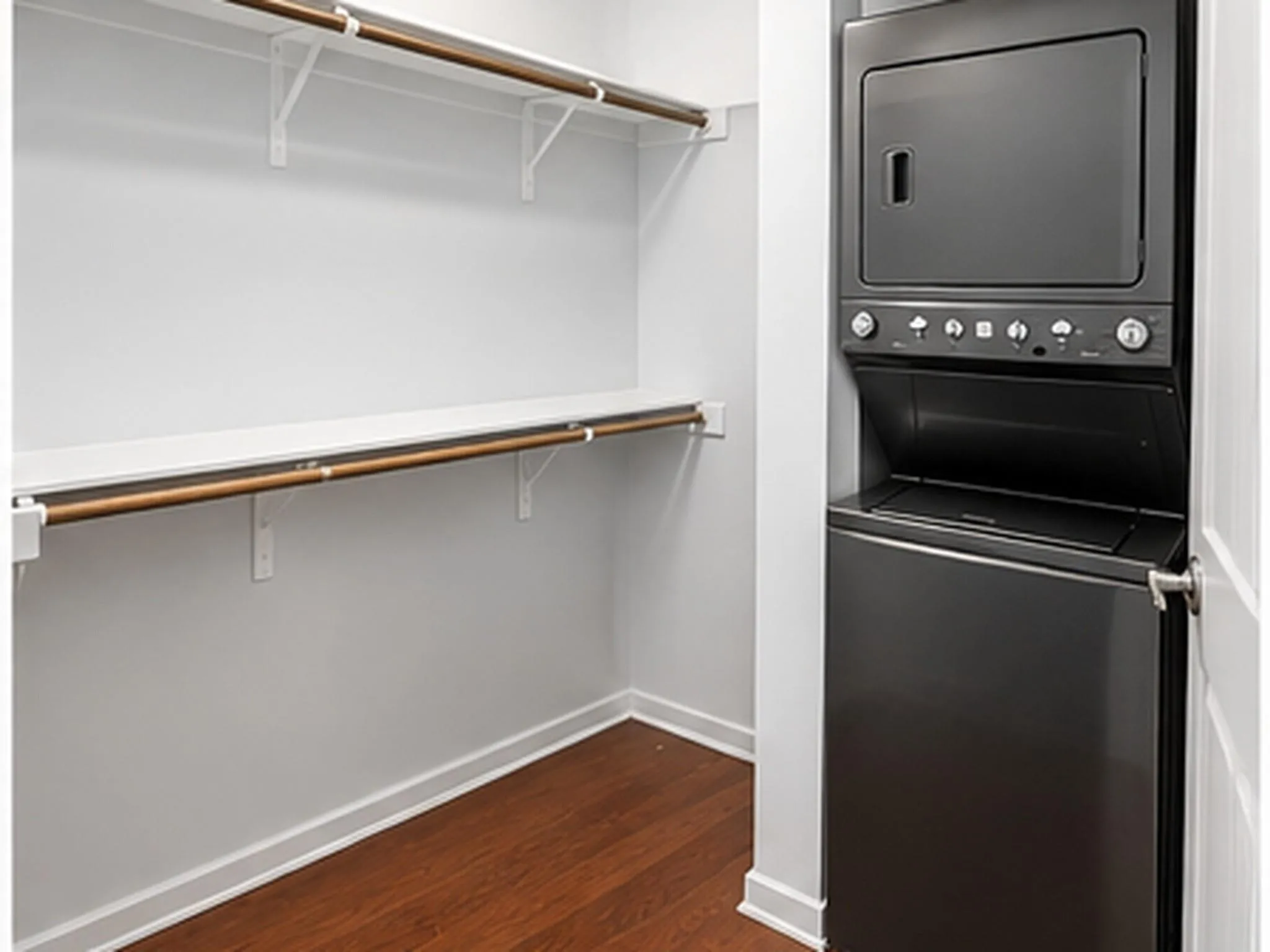 Photo 4 of 2931 E 12TH ST #200