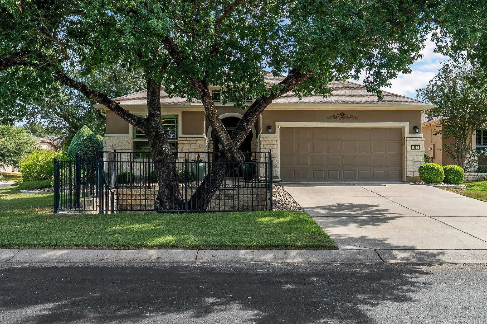 Photo of 512 MARTIN CREEK LN, Georgetown, TX, 78633