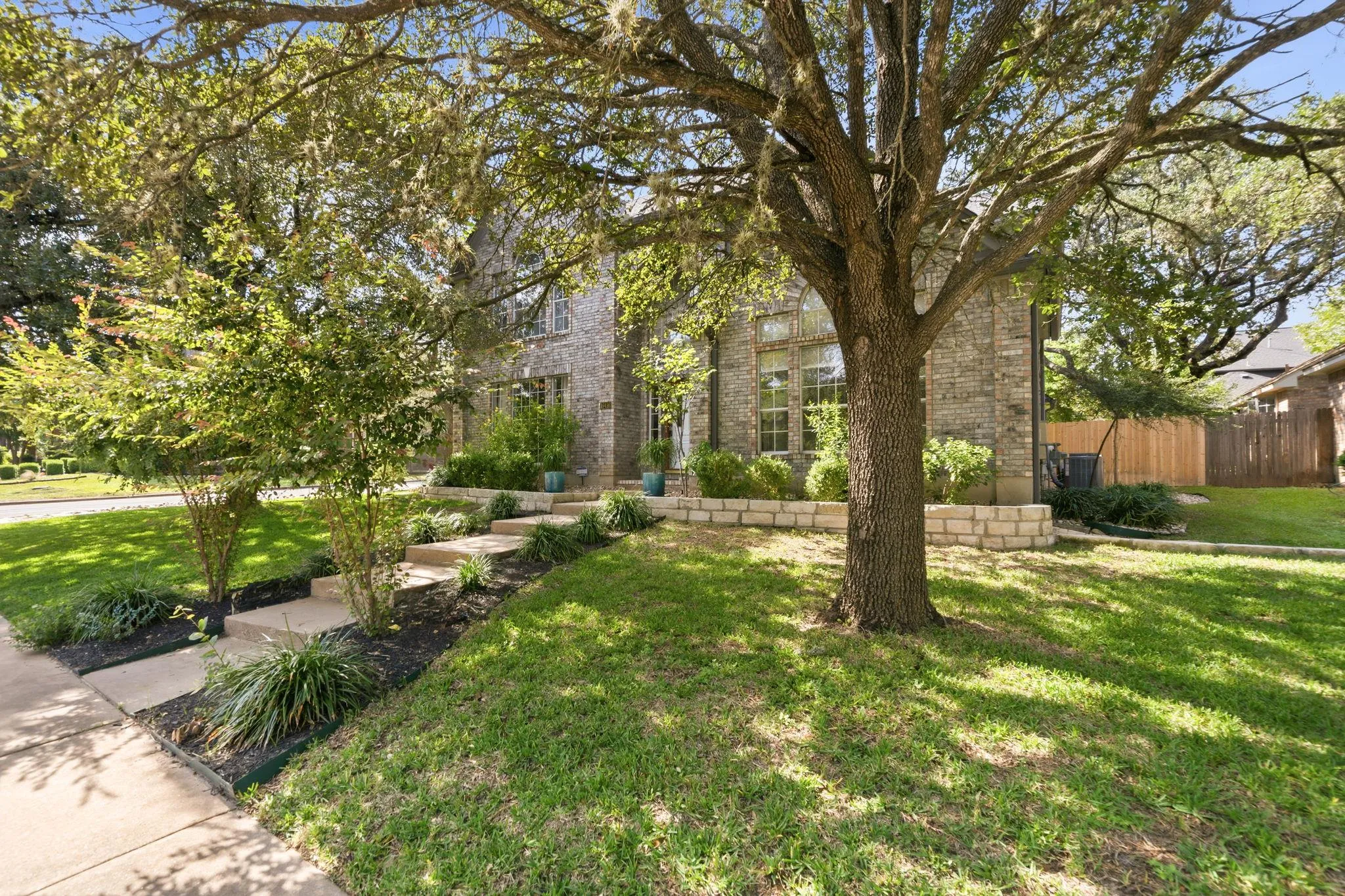 Photo of 10416 WALPOLE LN, Austin, TX, 78739
