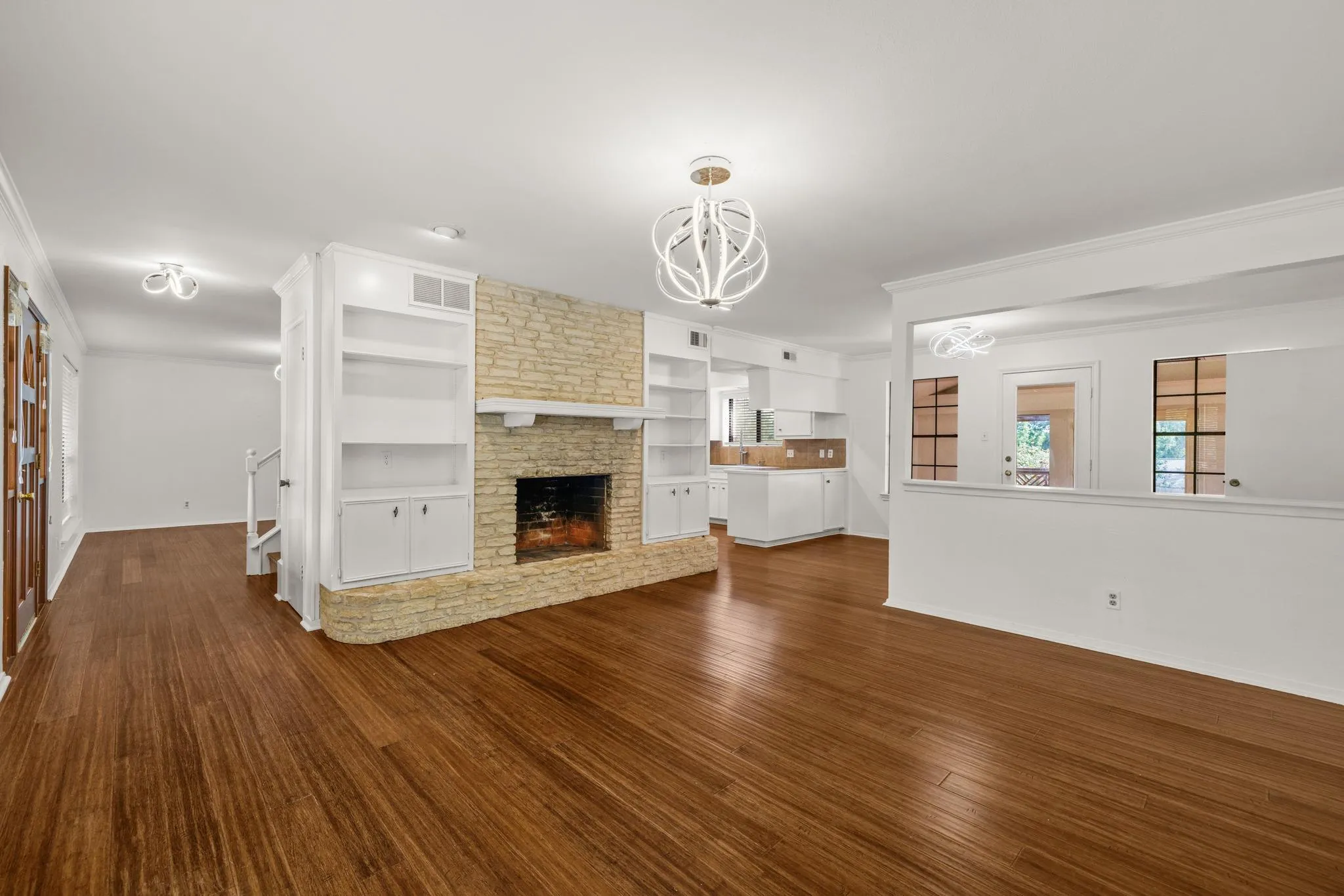Photo 3 of 13307 BROADMEADE AVE