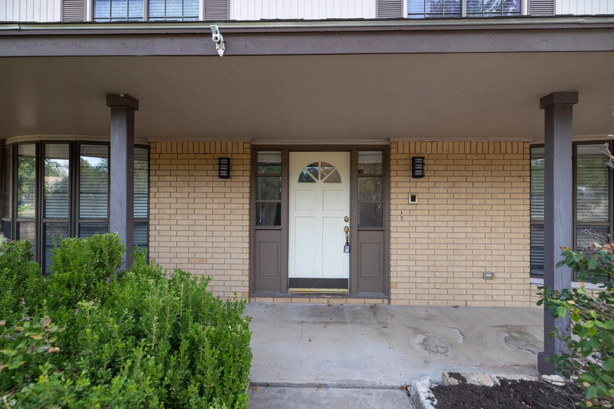 Photo 2 of 13307 BROADMEADE AVE