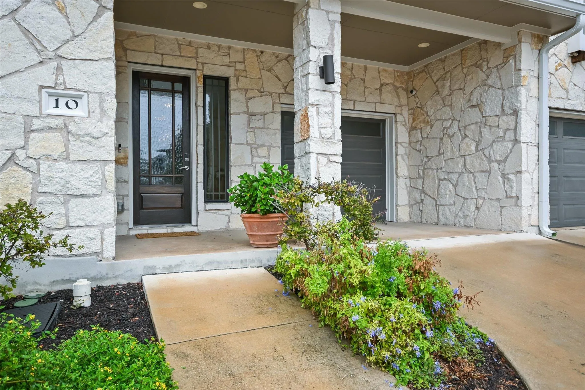 Photo 4 of 4323 SPICEWOOD SPRINGS RD #10