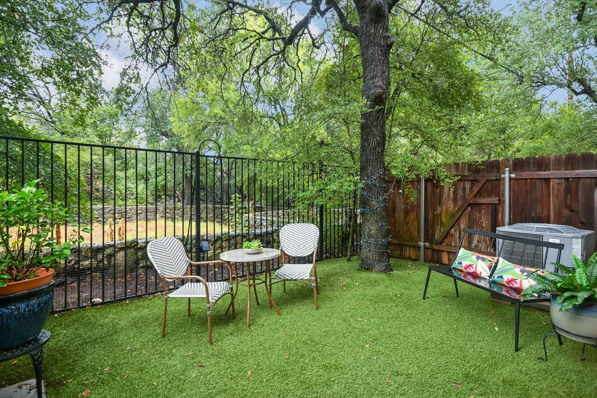 Photo 2 of 4323 SPICEWOOD SPRINGS RD #10