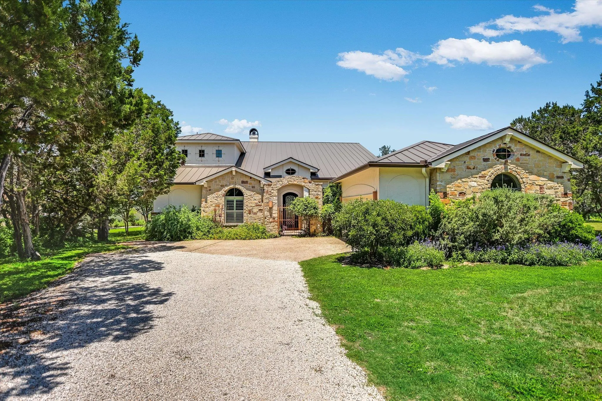 Photo of 831 SOUTHRIVER RD, Wimberley, TX, 78676