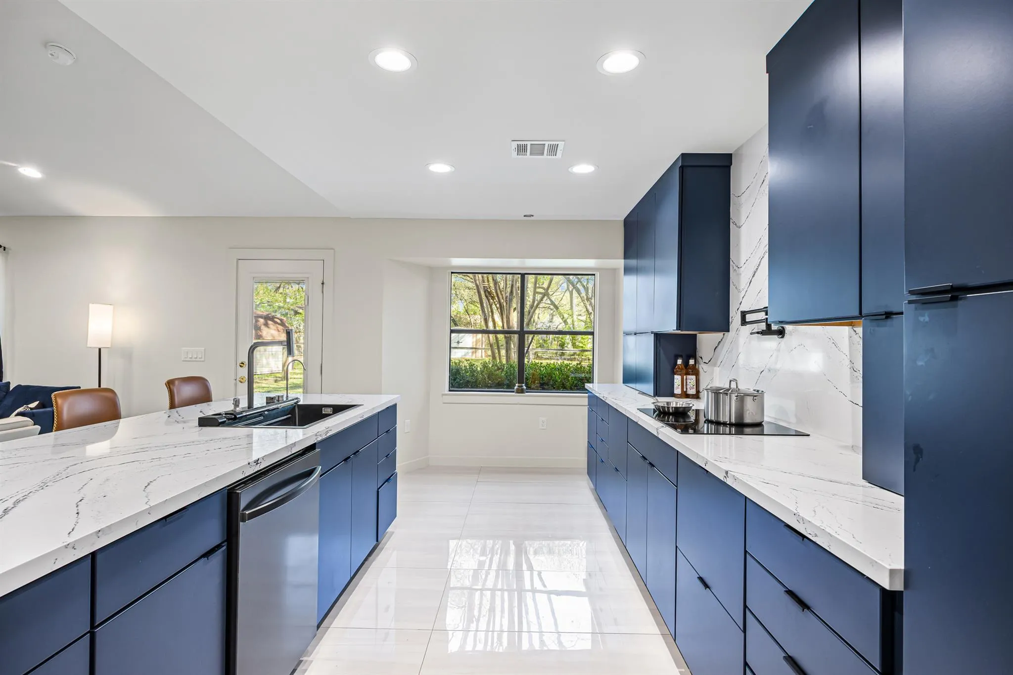 Photo 4 of 12903 VINYARD DR