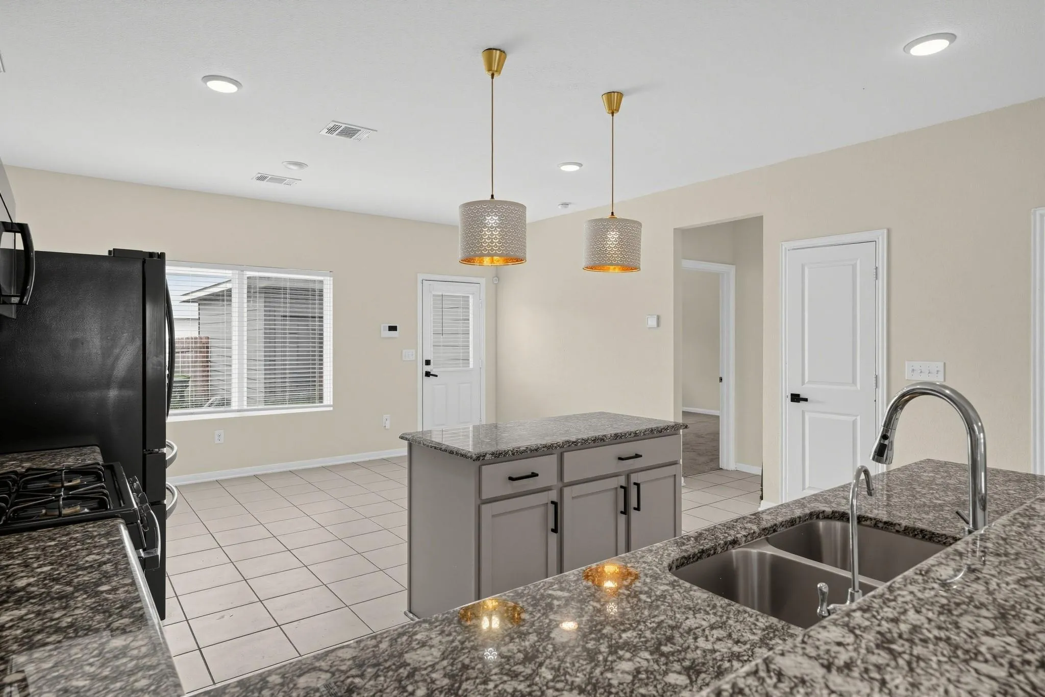 Photo 4 of 204 TIMBER BROOK DR