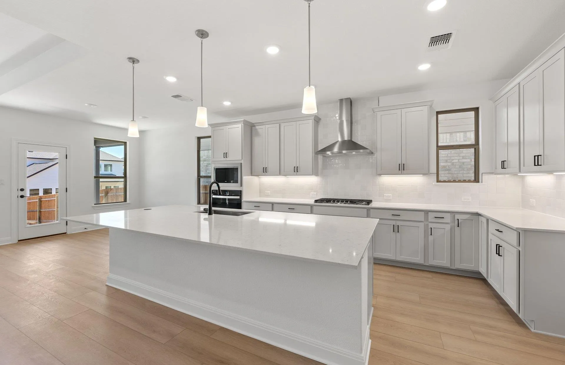 Photo 5 of 319 ARCHWAY LN