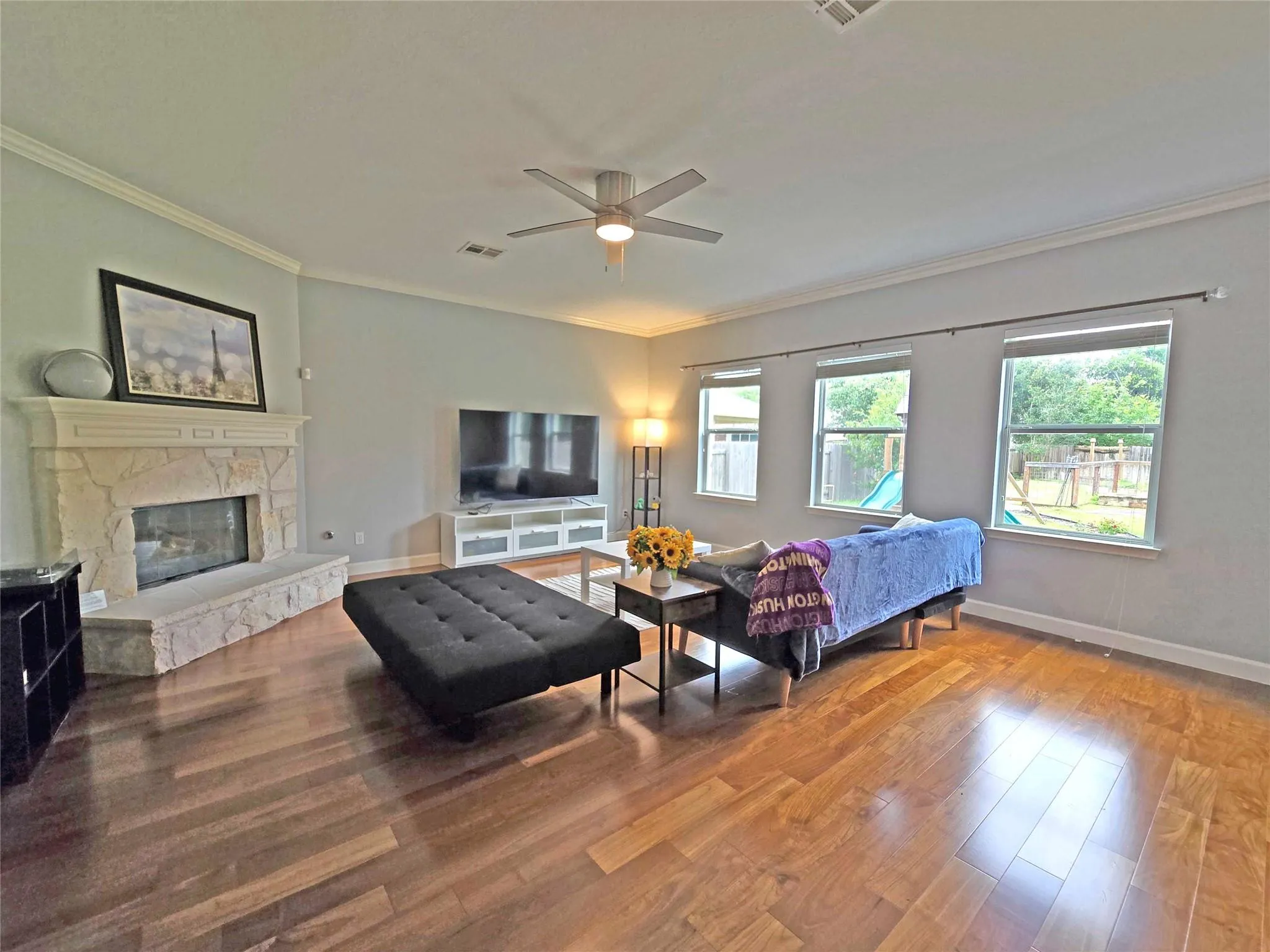 Photo 2 of 9412 CASTLE PINES DR