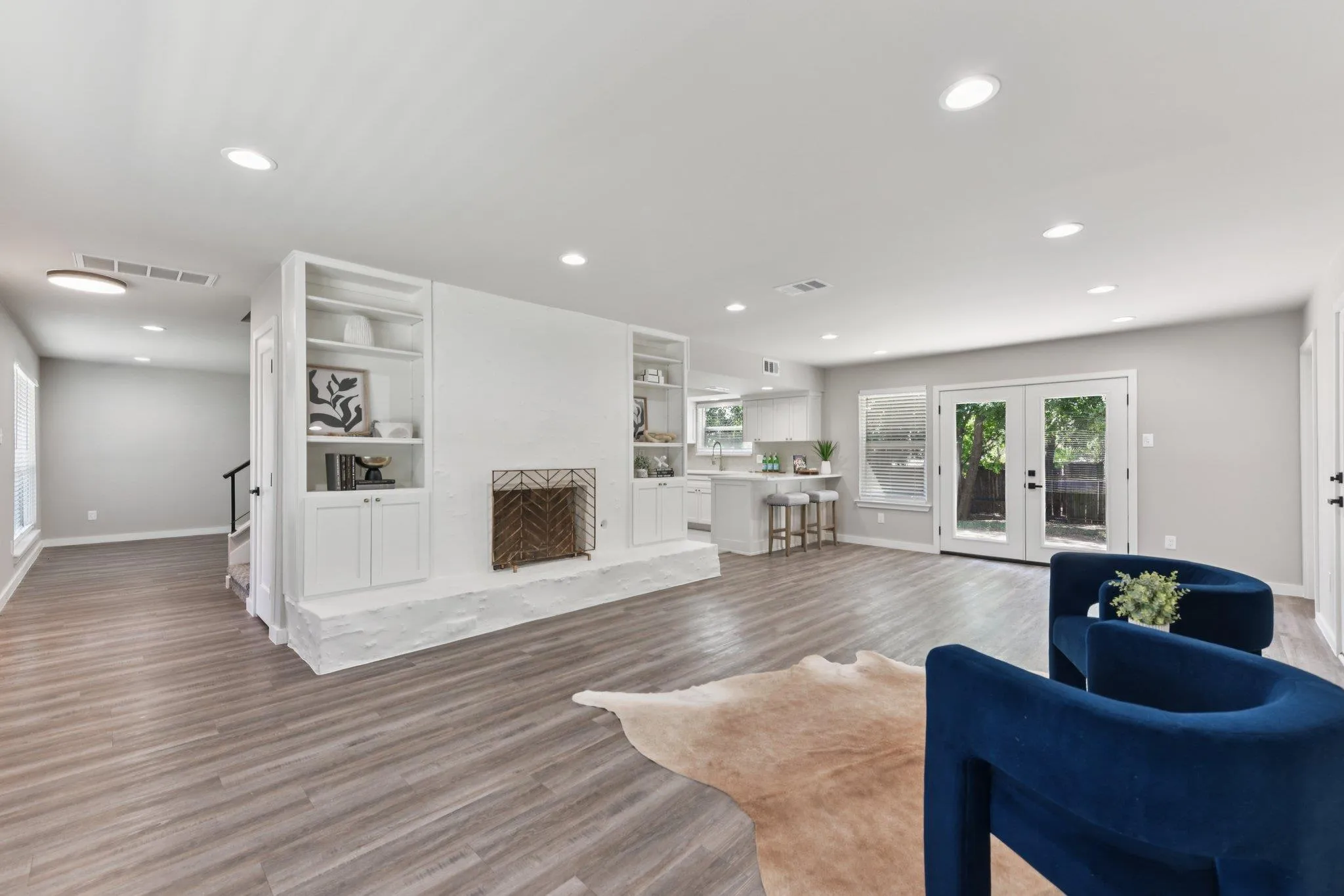 Photo 2 of 2011 MALVERN HILL DR