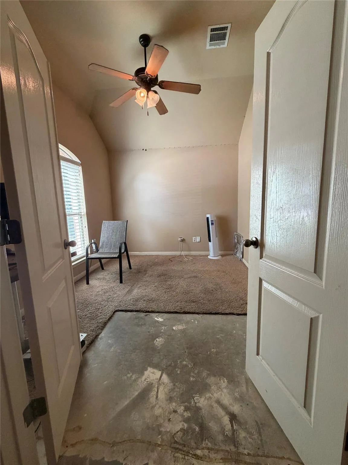 Photo 4 of 2316 DOVETAIL ST