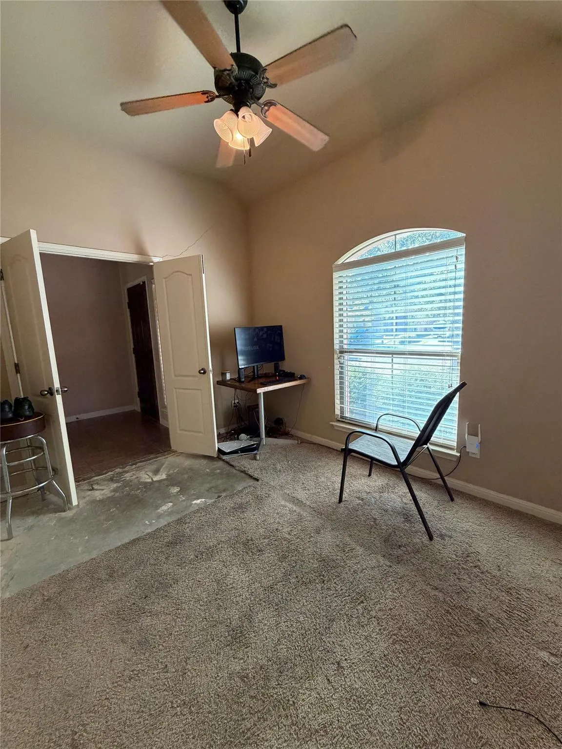 Photo 3 of 2316 DOVETAIL ST