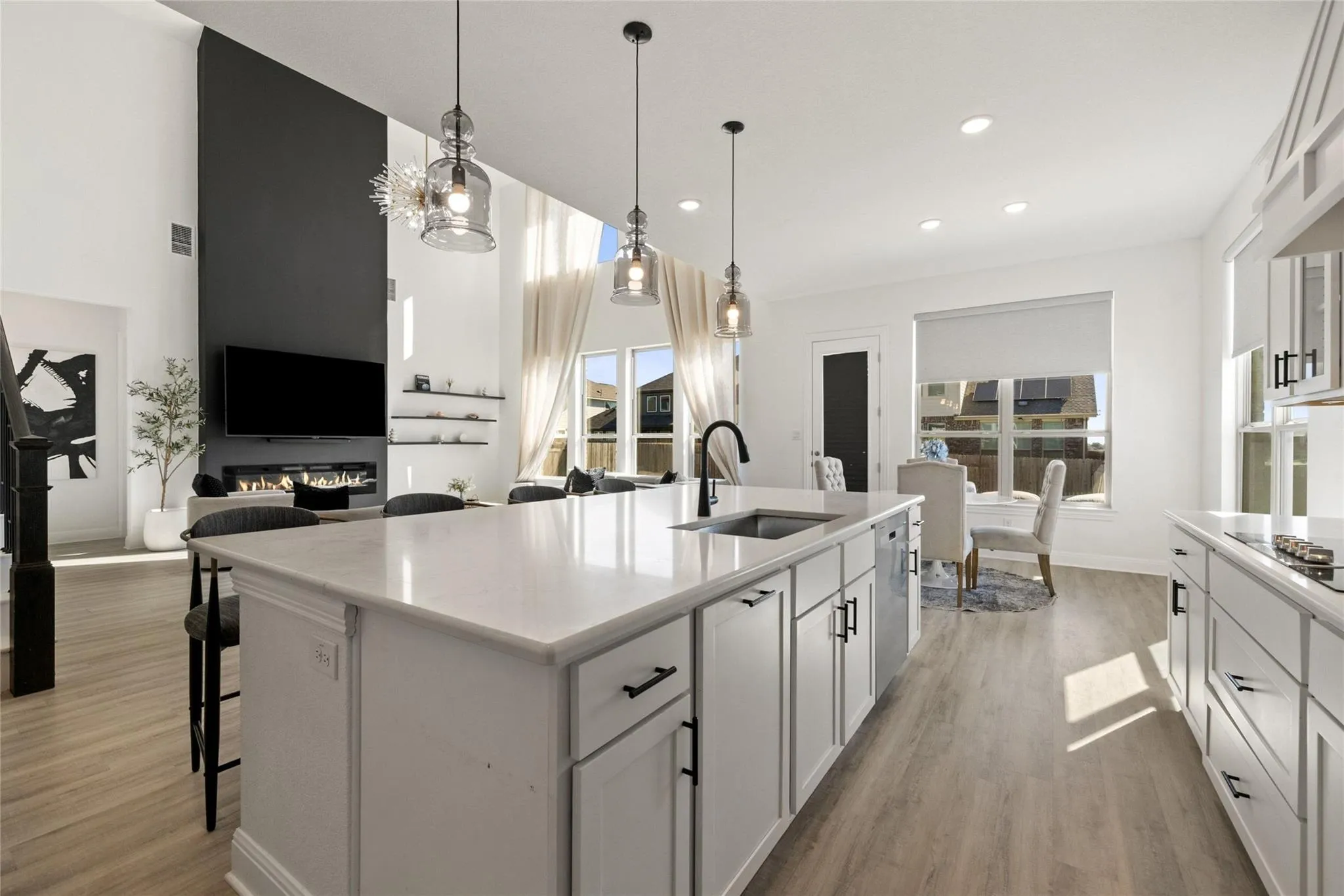 Photo 5 of 1000 CASOLA CV