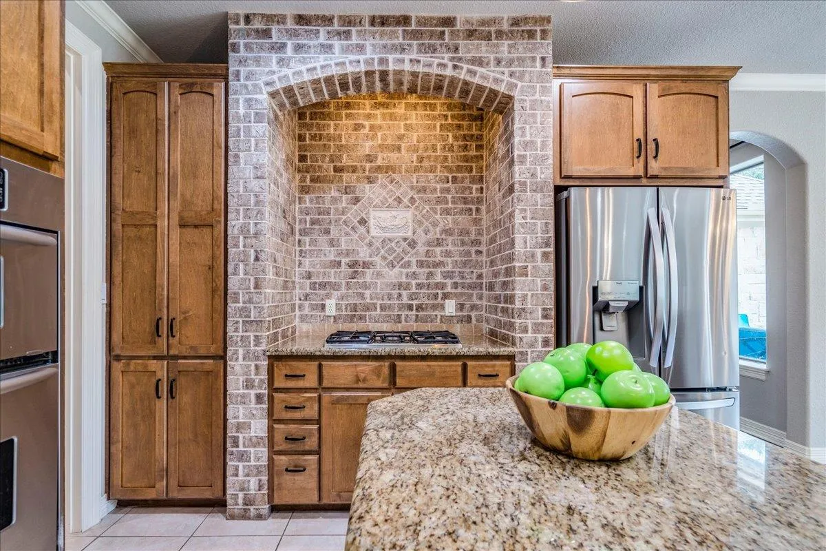 Photo 4 of 103 SILVERSTONE DR