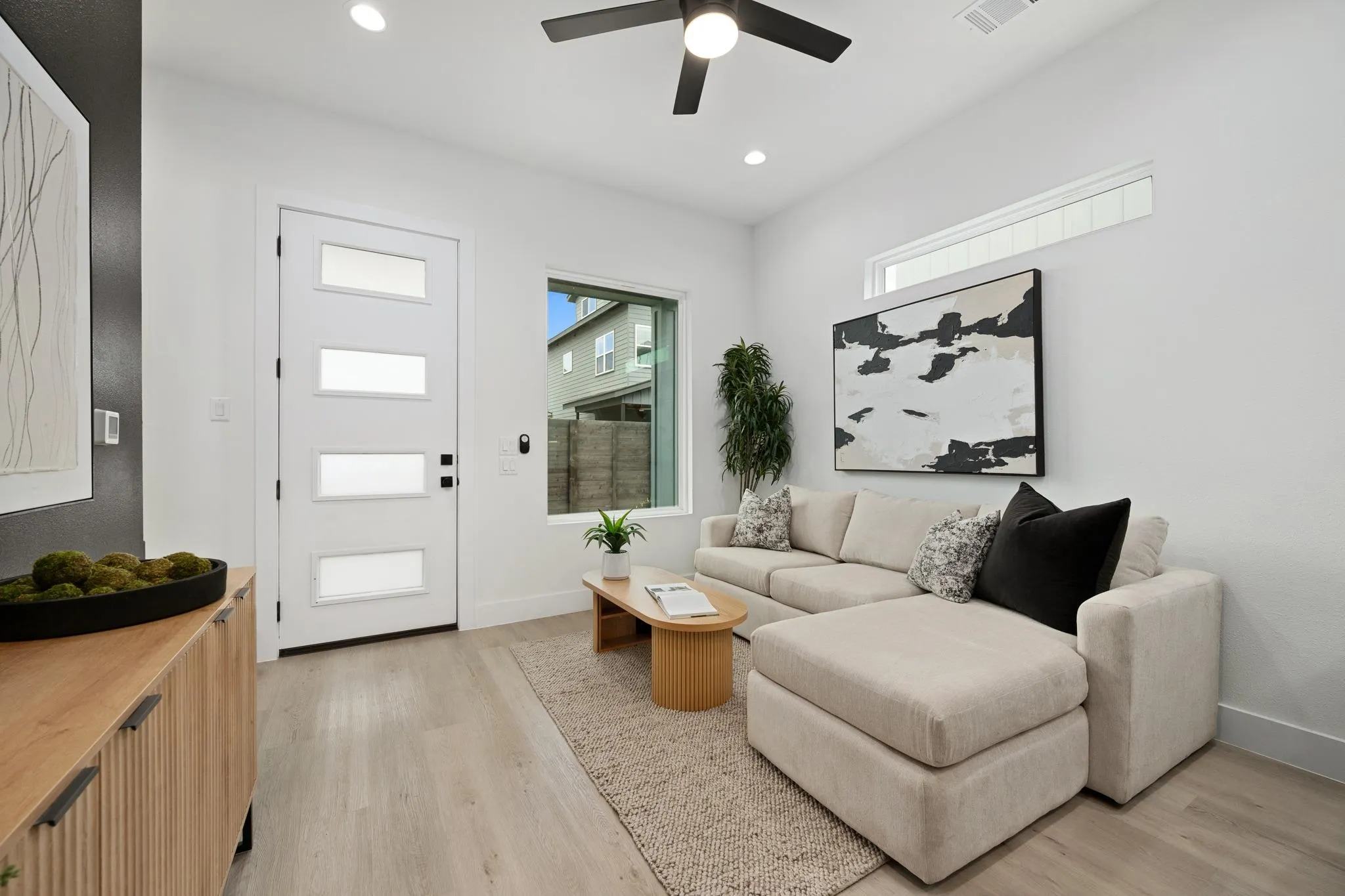 Photo 5 of 2907 KUHLMAN AVE #2