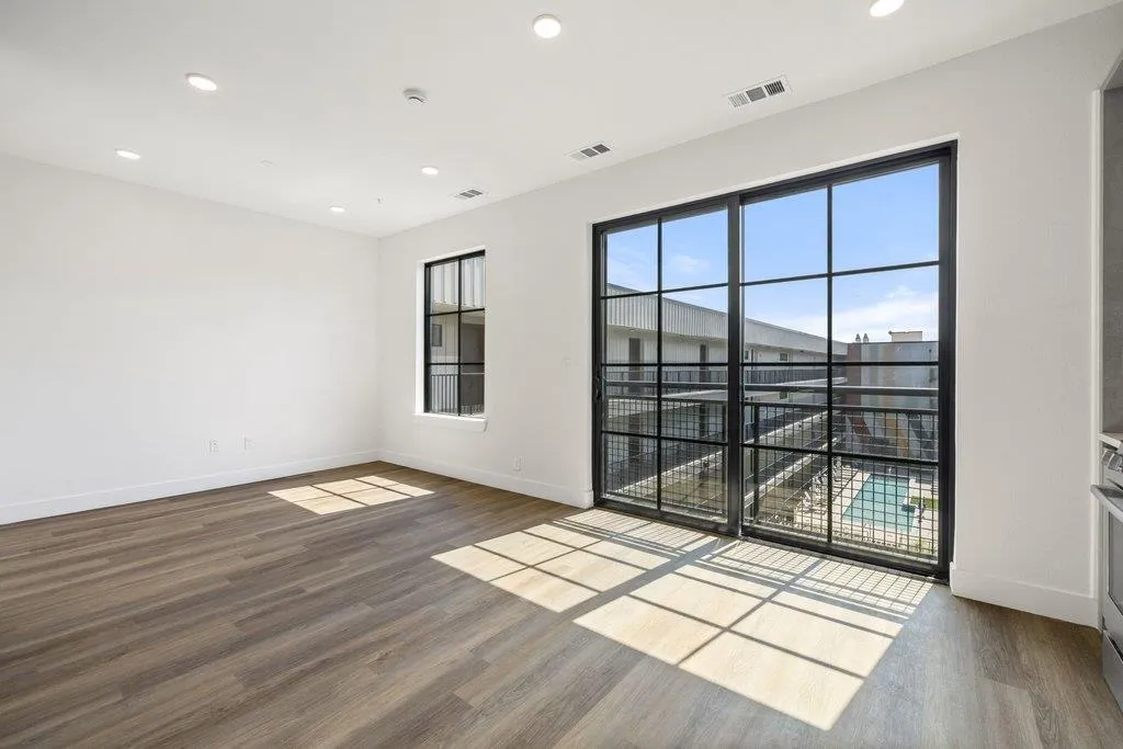 Photo 4 of 4315 S CONGRESS AVE #224