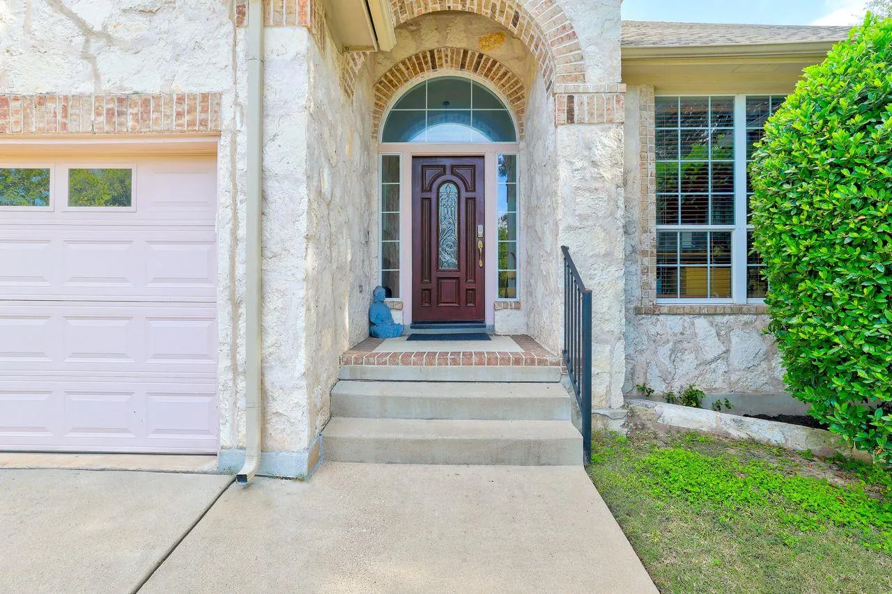 Photo 5 of 3992 LORD BYRON CIR