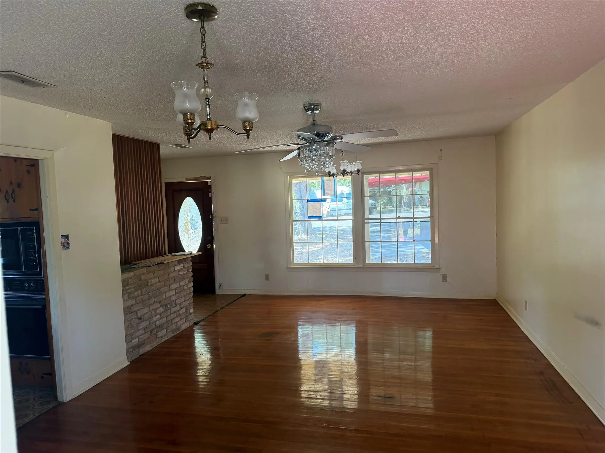 Photo 5 of 3602 FERGUSON LN