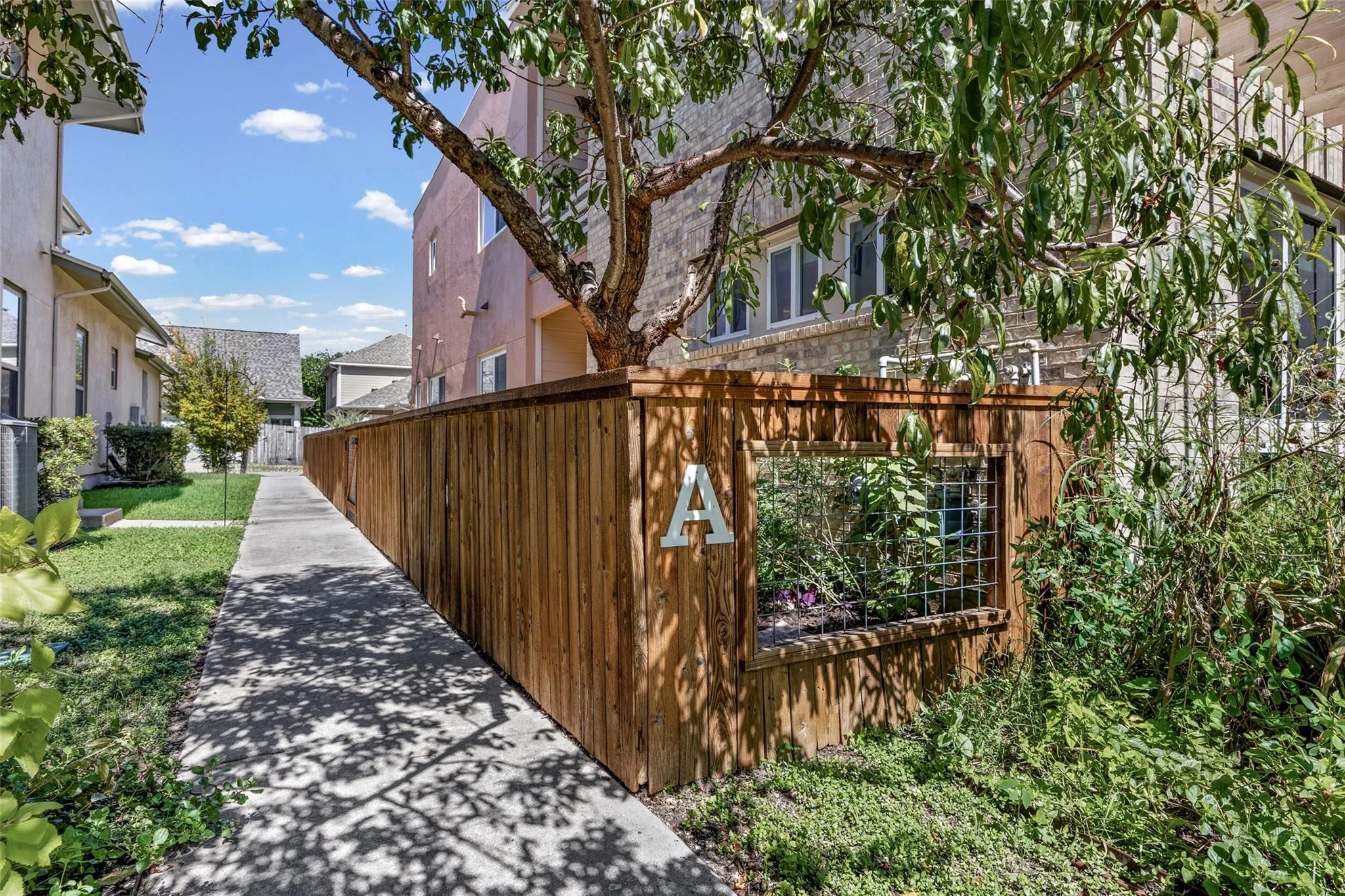 Photo of 2016 SIMOND AVE #A, Austin, TX, 78723